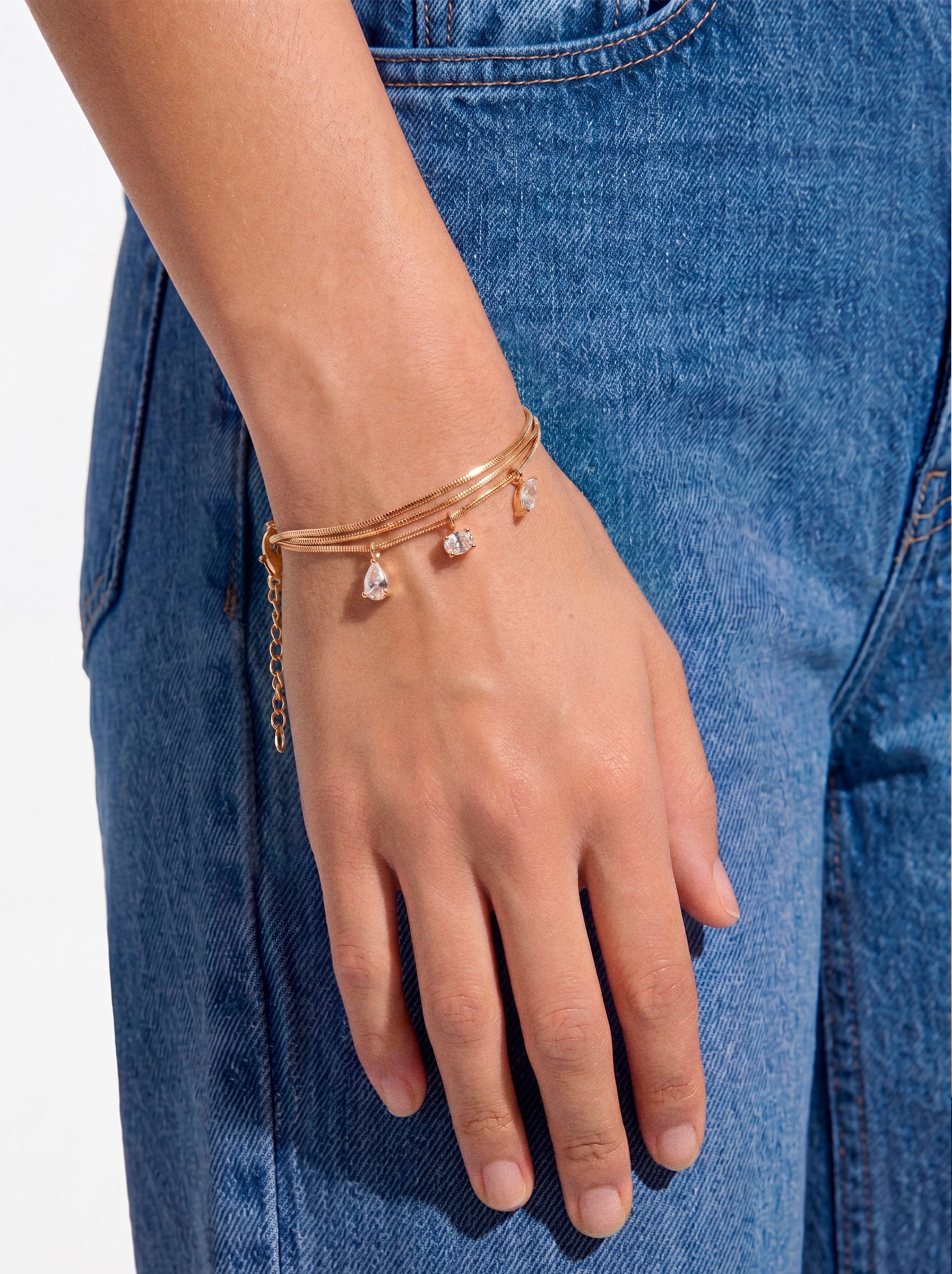 Set of bracelets with zirconia pendants image number 1.0