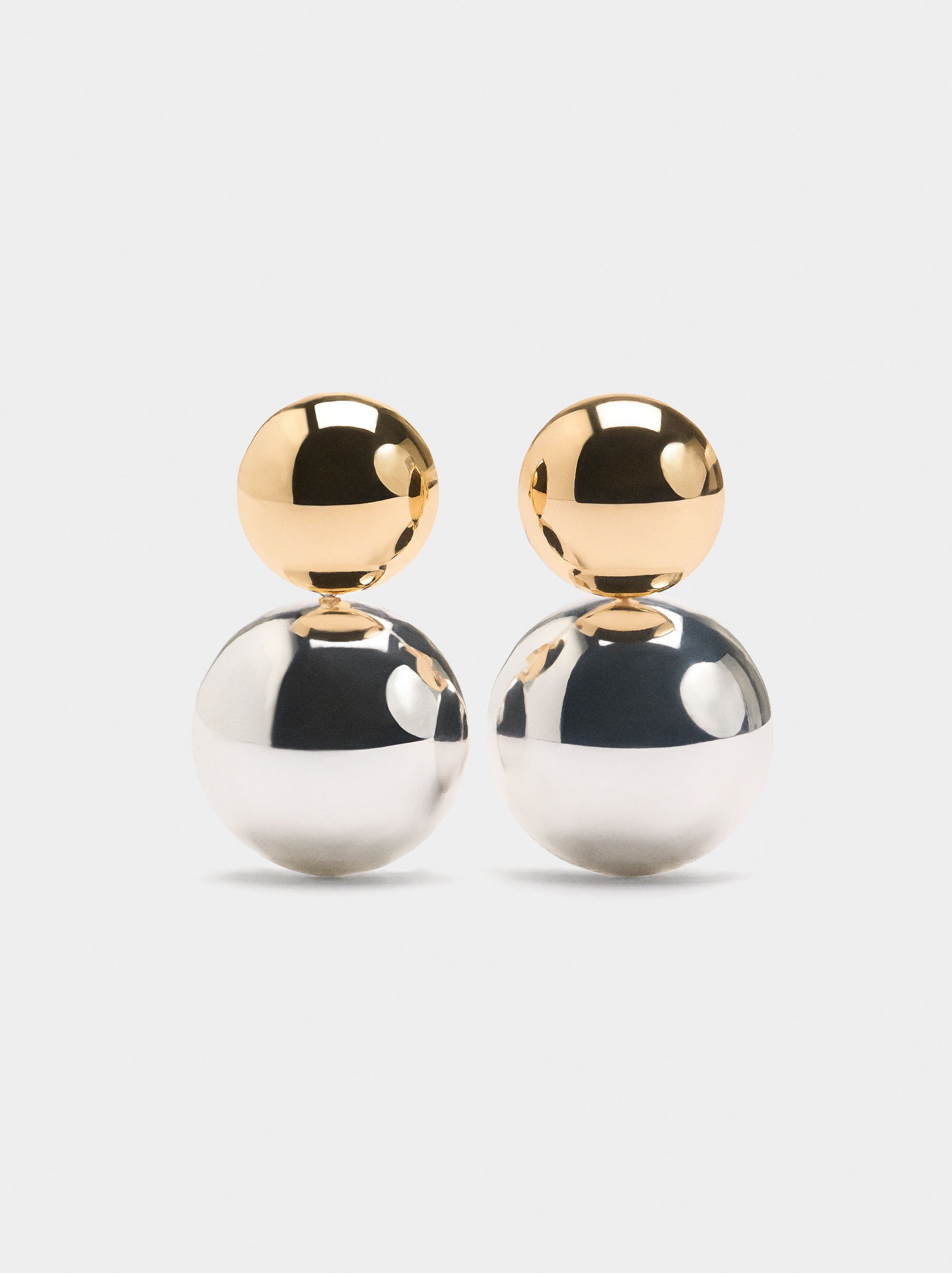 Earrings with bicolor spheres image number 0.0