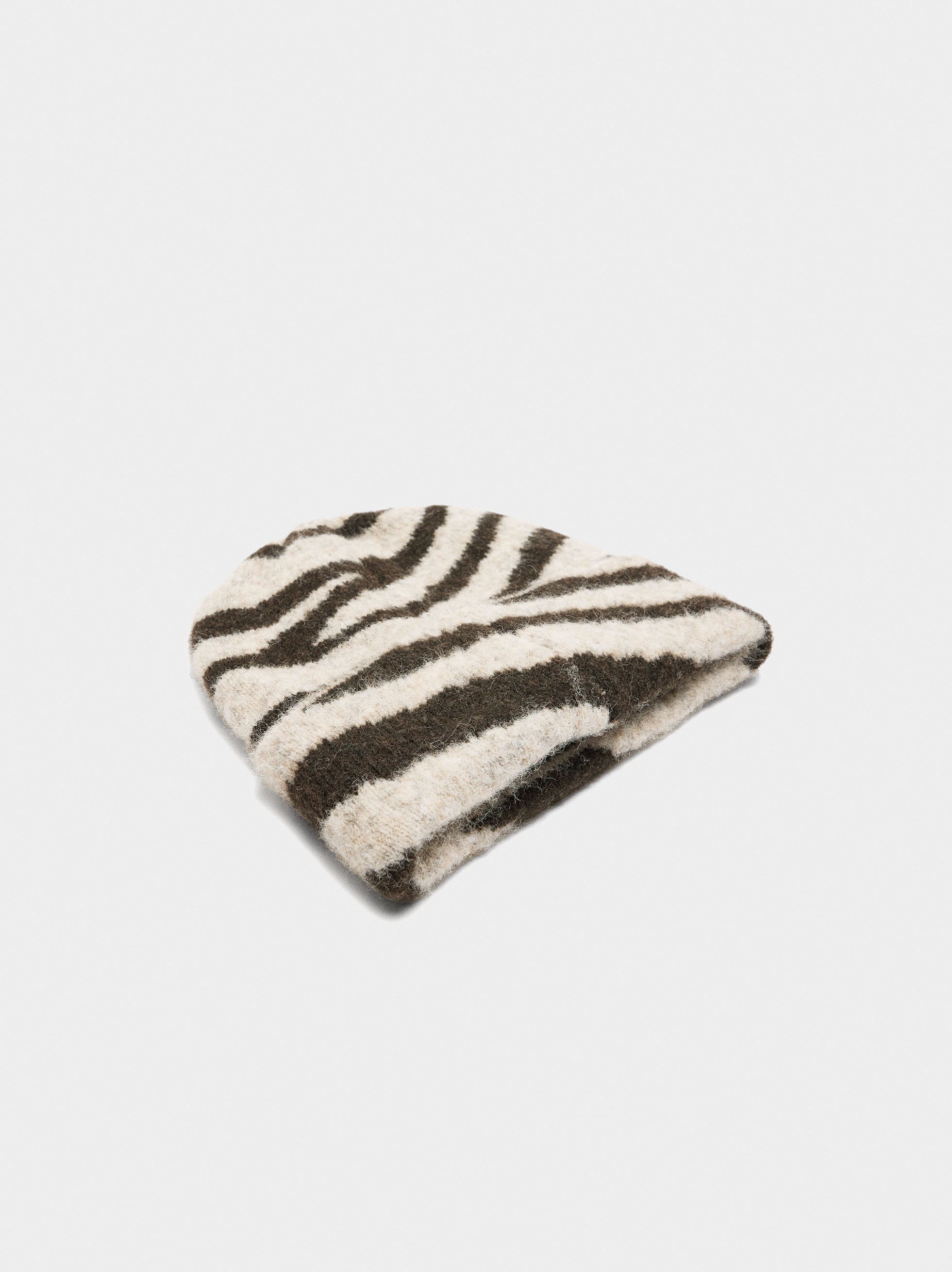 Mütze mit Animal-Print und Bündchen image number 2.0