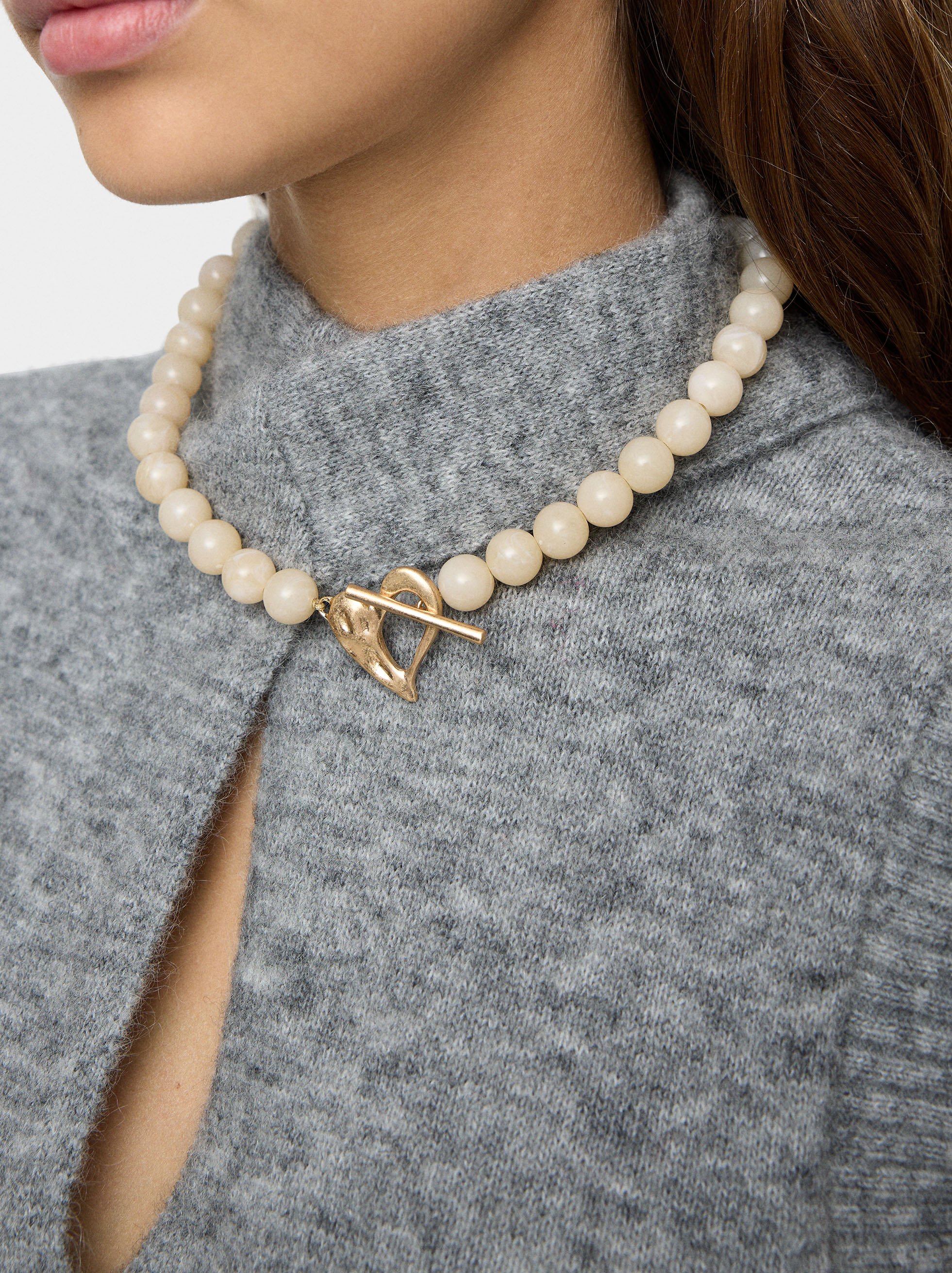 Short necklace with beads stone effect image number 1.0