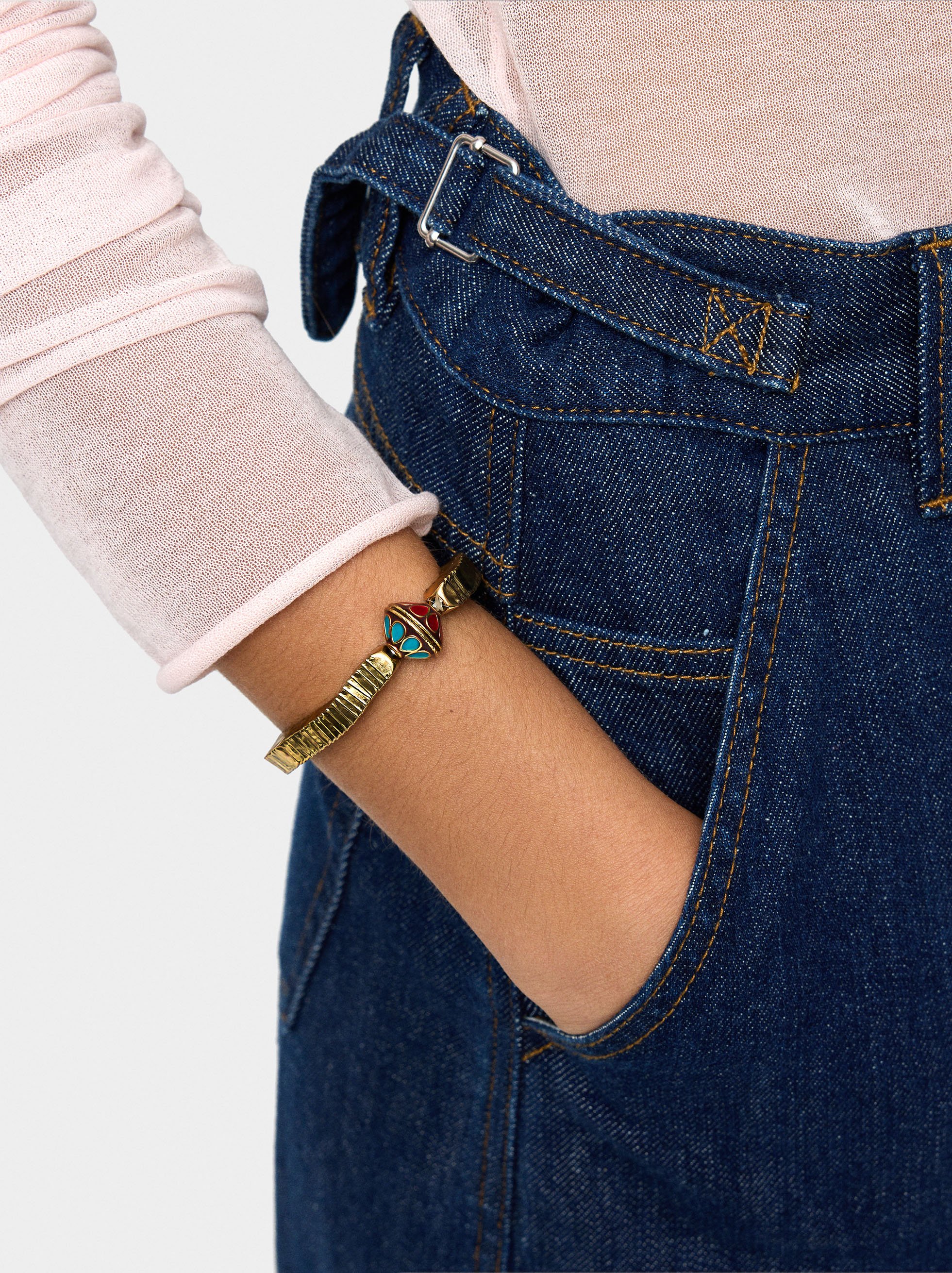 Pulsera elástica cuadrada con colgante image number 1.0