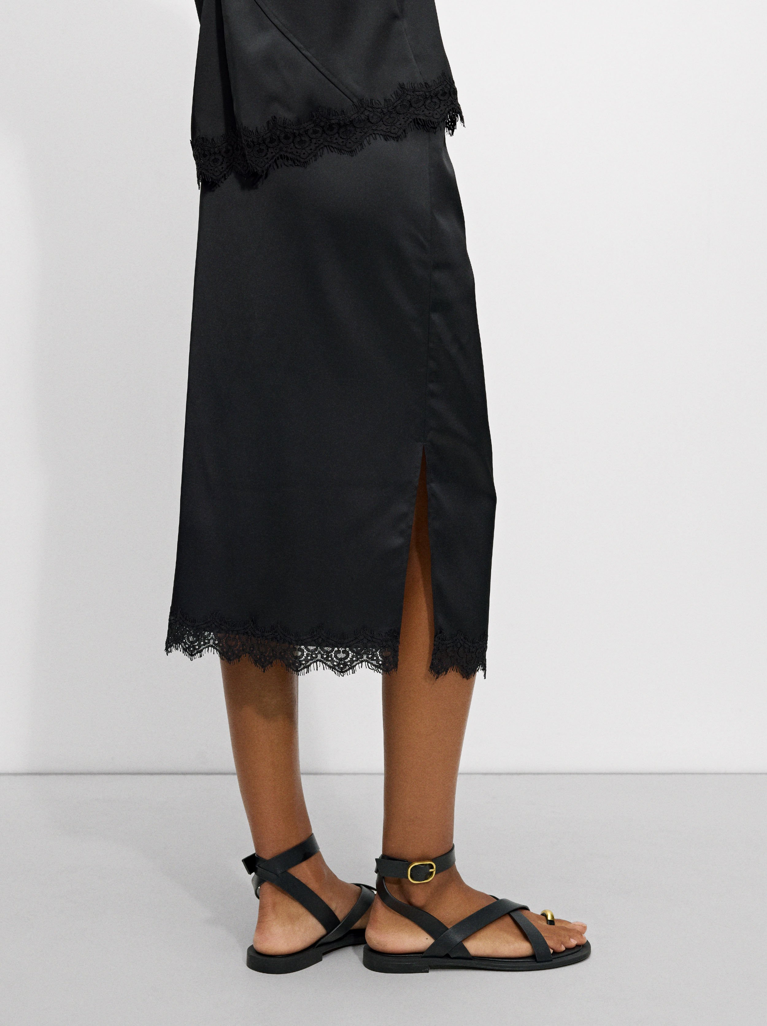 Satin skirt with lace image number 4.0