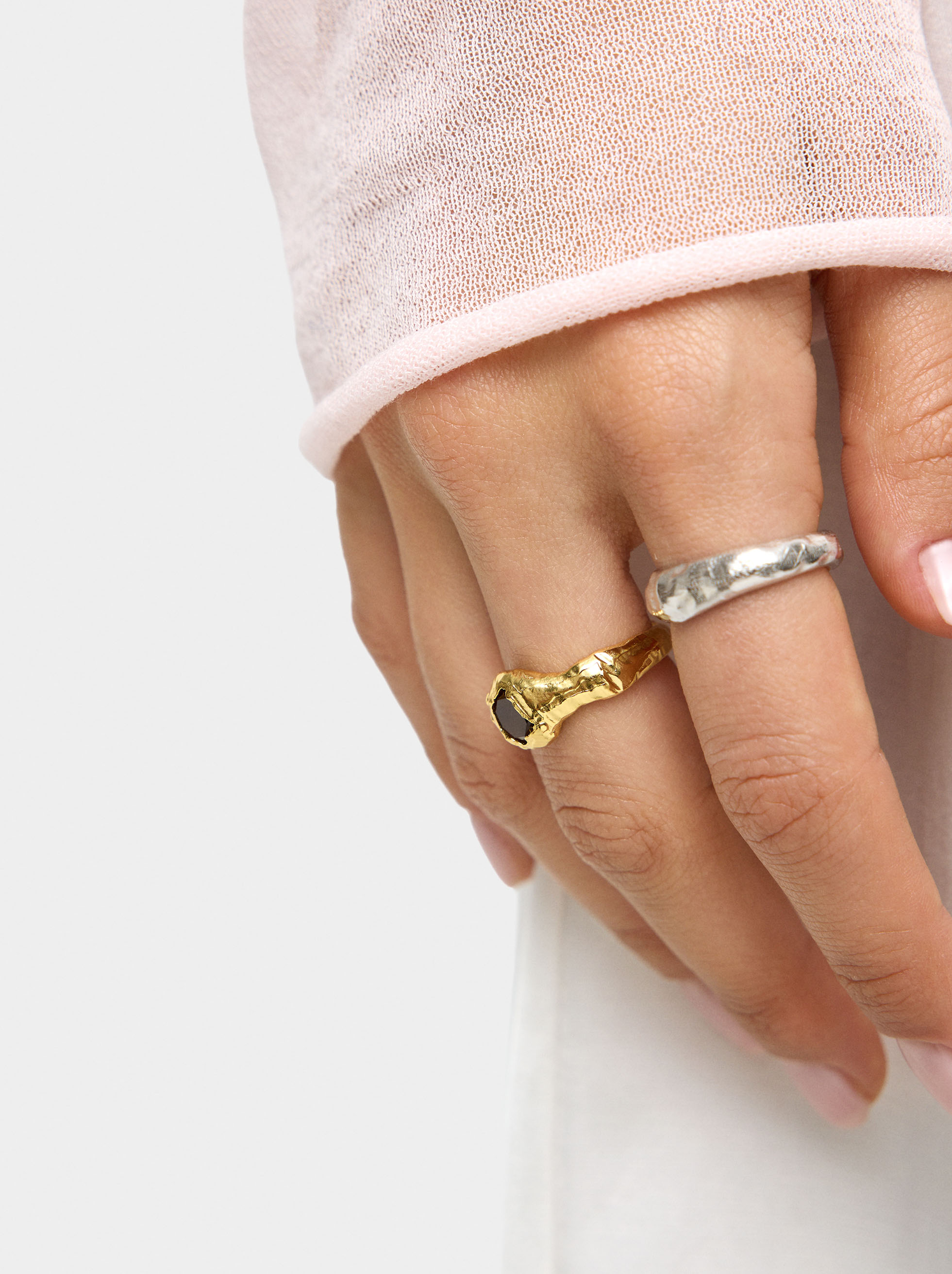 Anello irregolare con pietra image number 1.0