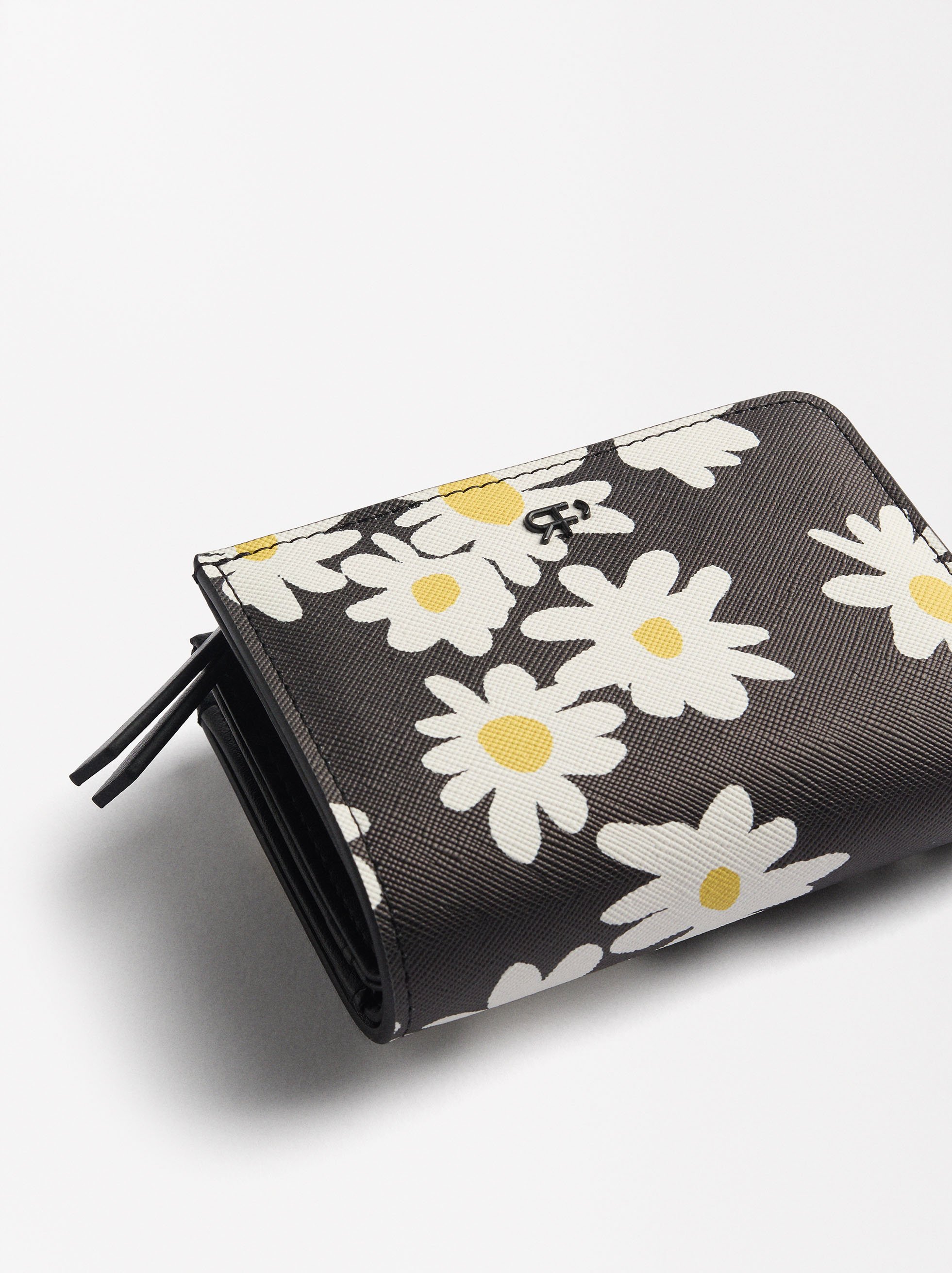 Daisy print textured wallet image number 1.0