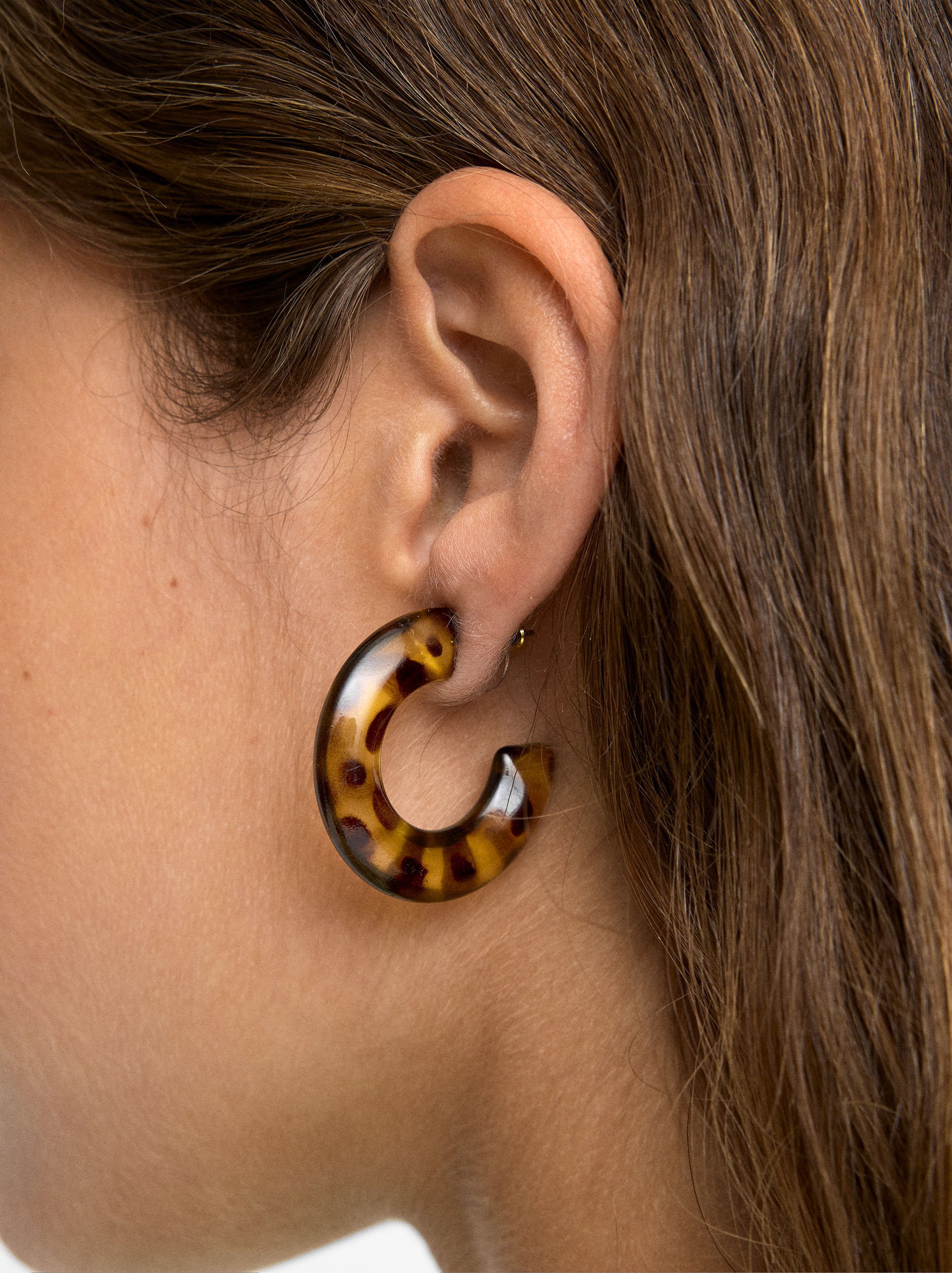 Open hoop earrings with tortoiseshell effect image number 1.0