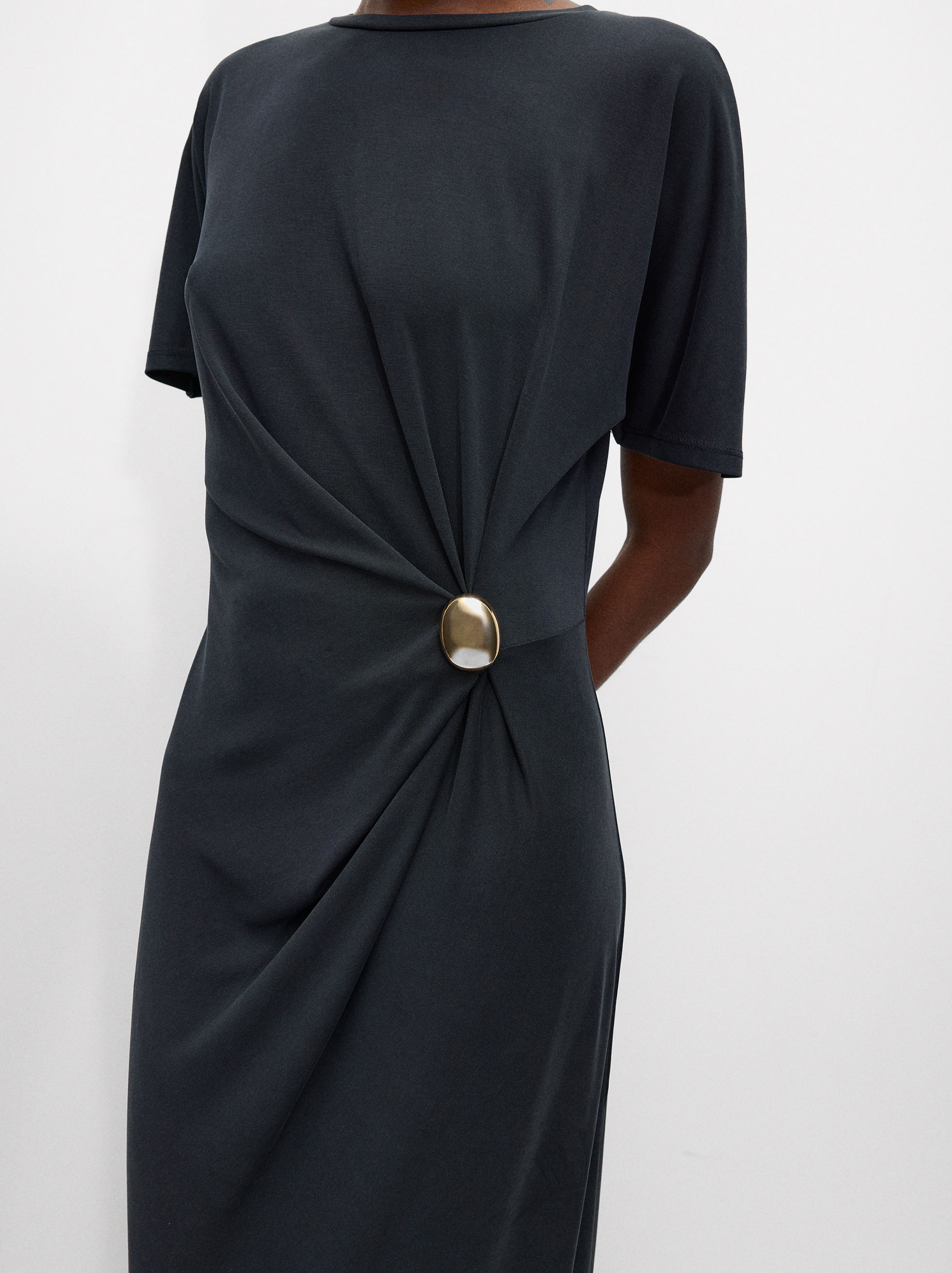 Vestido largo con detalle metalizado image number 1.0