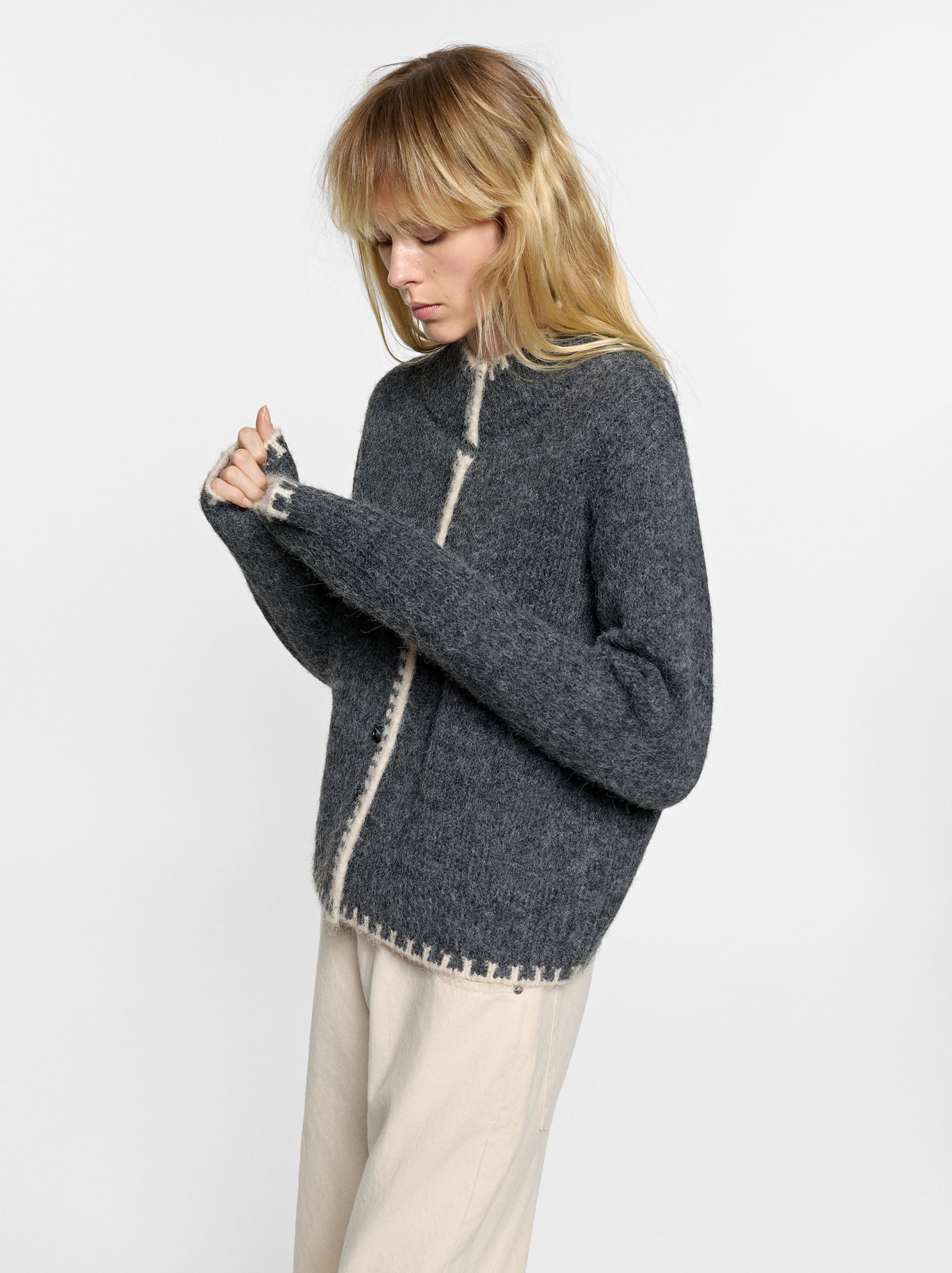 Strickjacke mit Kontrastdetails image number 2.0