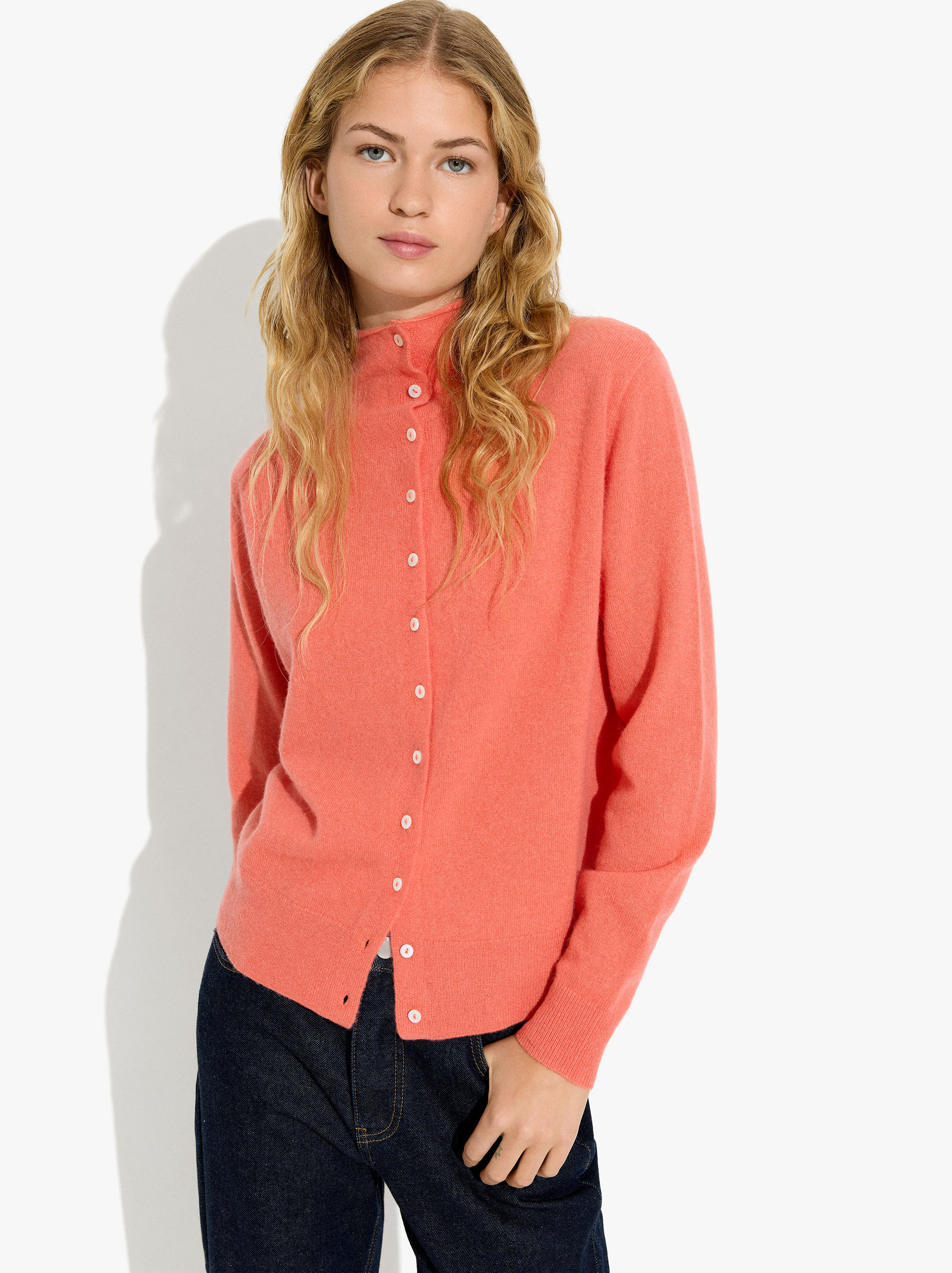 Strickjacke aus 100 % Kaschmir image number 1.0