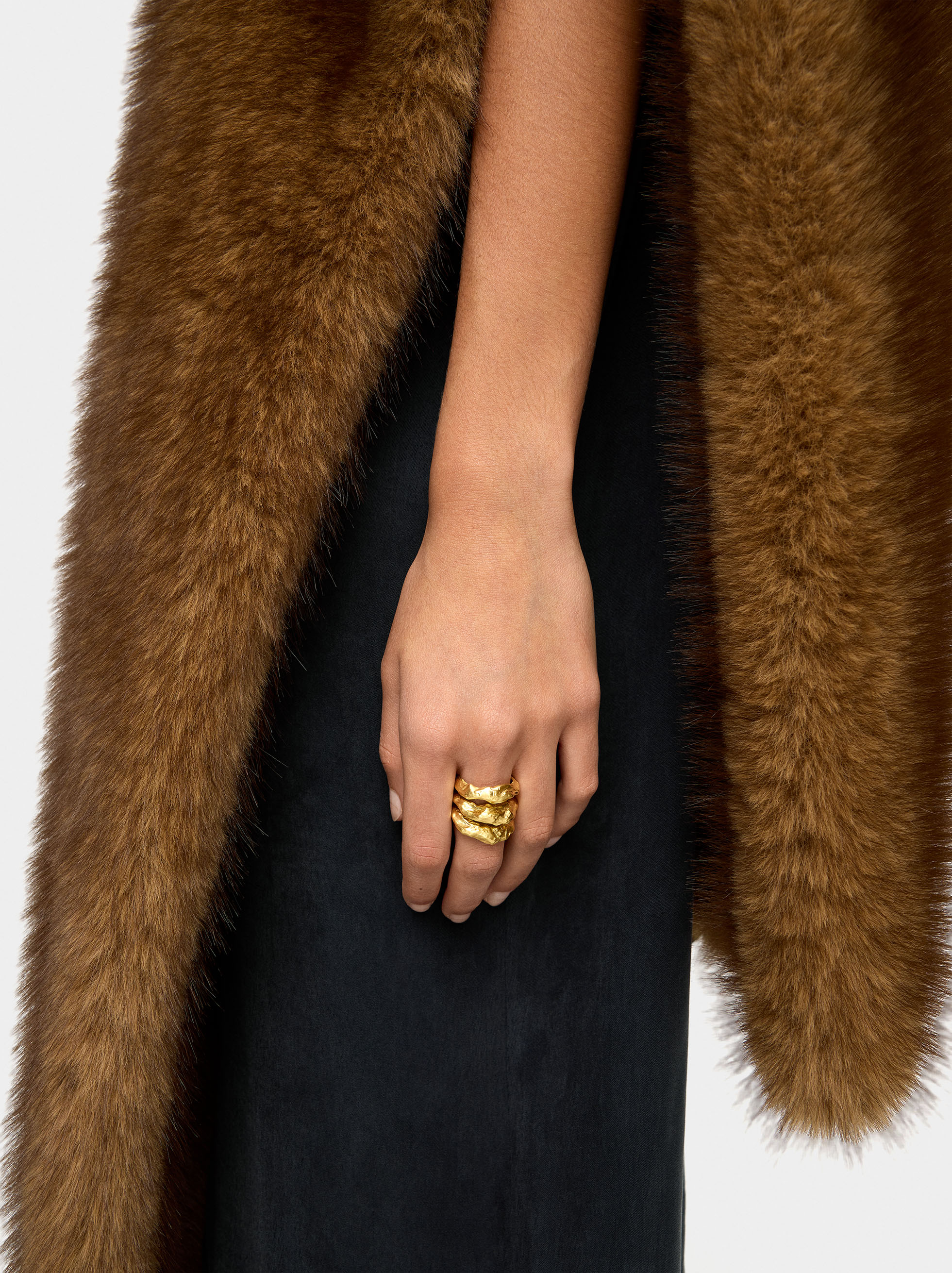 Irregular ring with triple effect image number 1.0