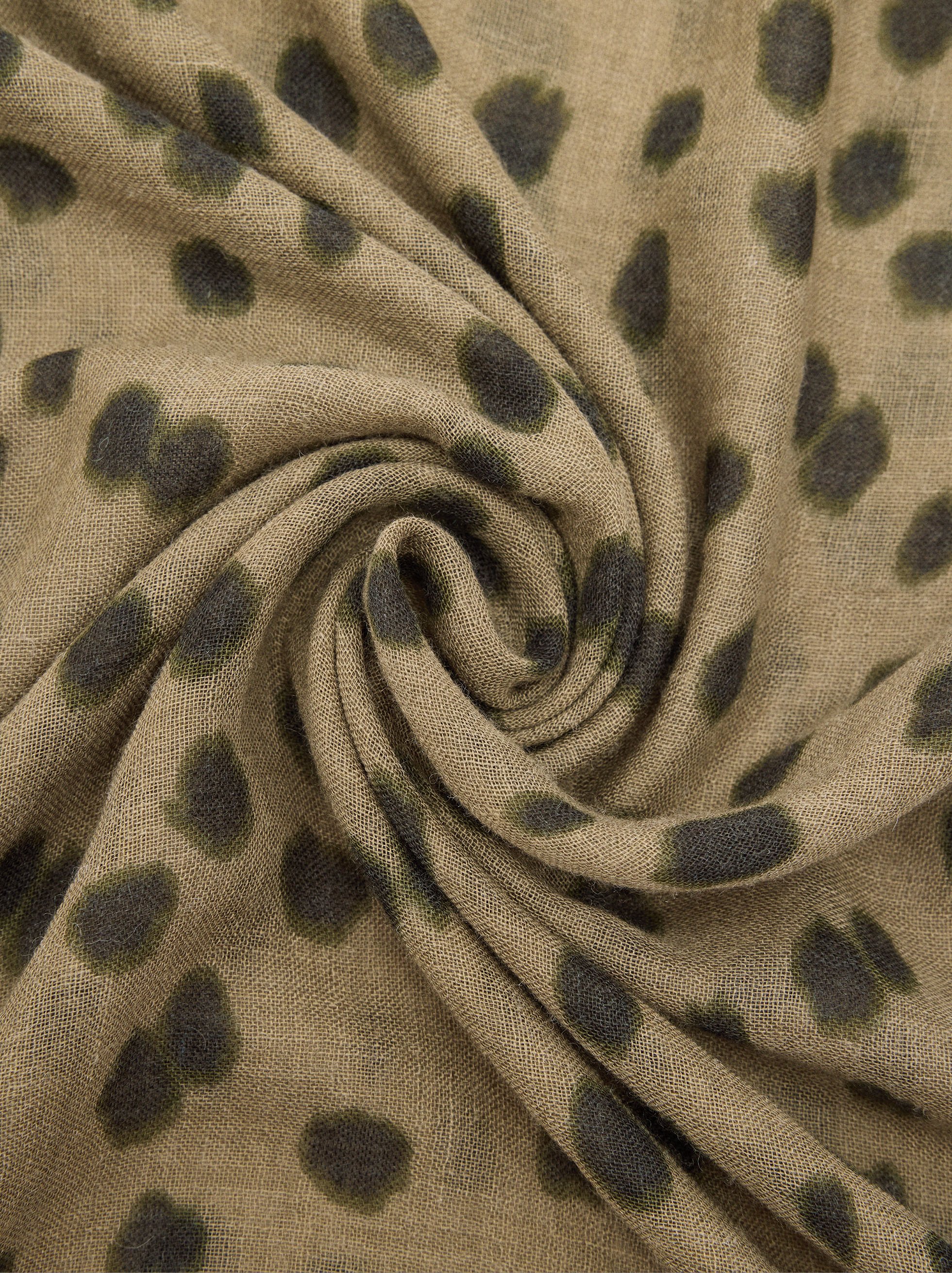 Scarf with animal print image number 1.0