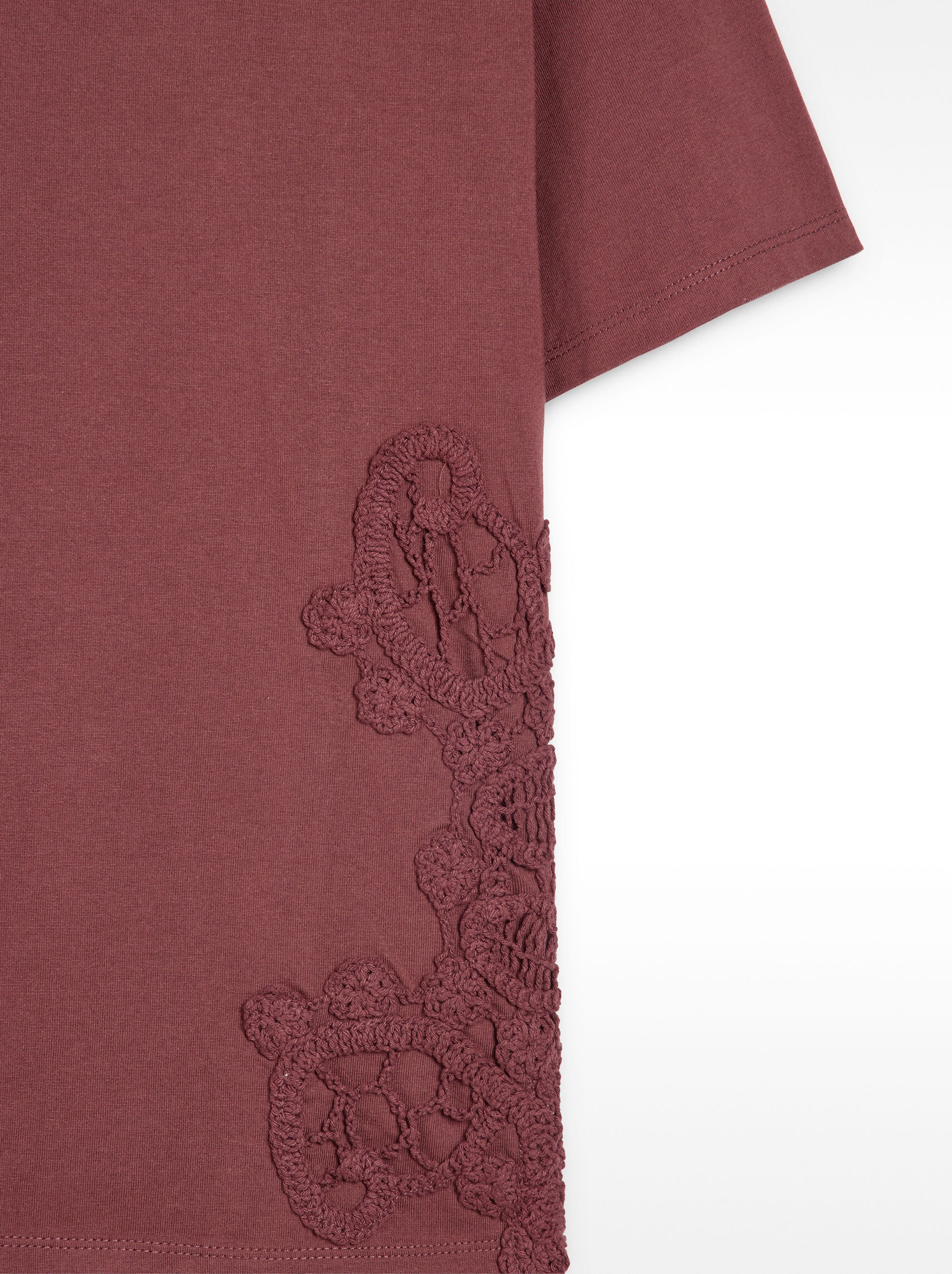 T-shirt 100% algodão com bordado image number 5.0