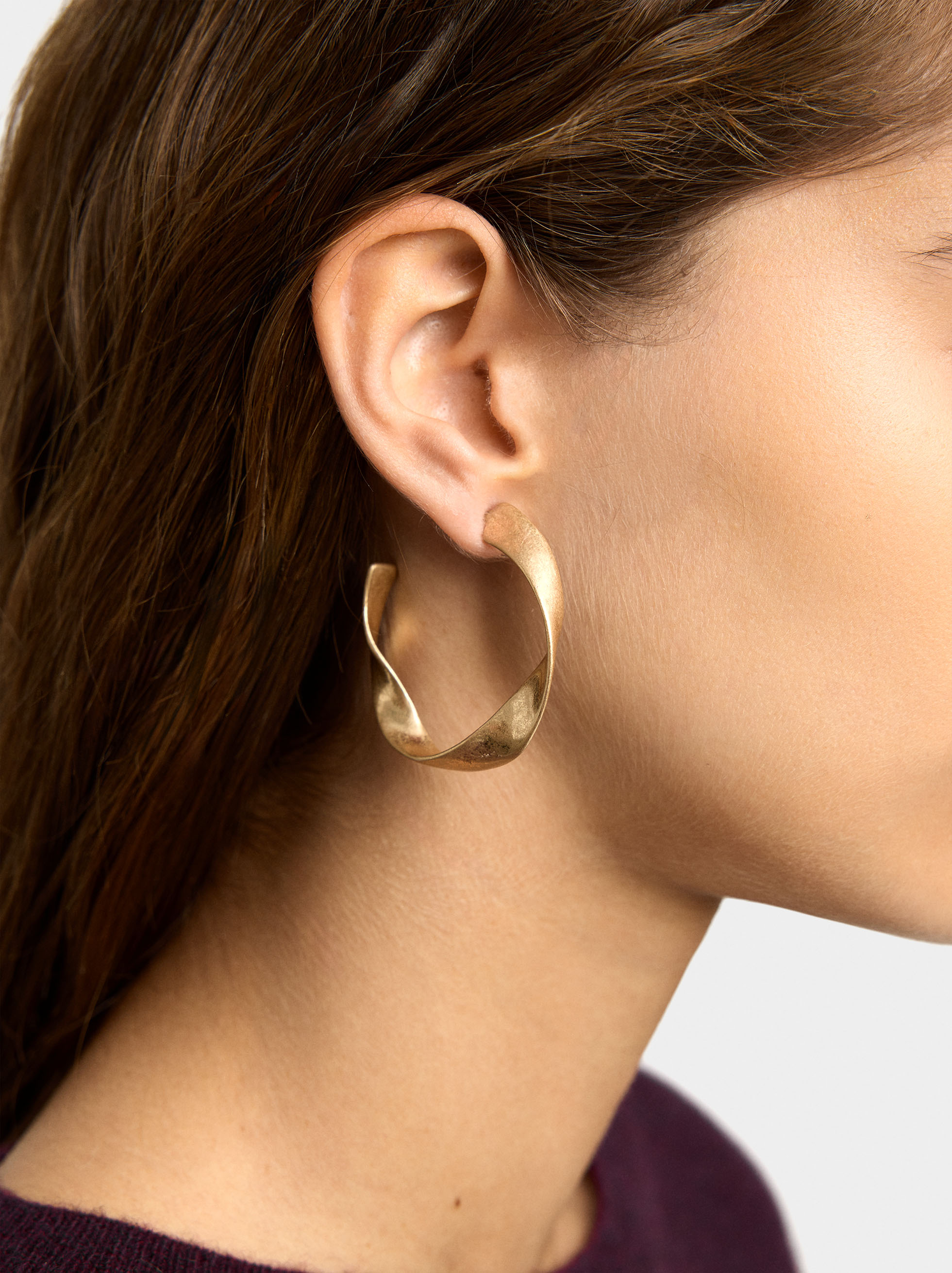 Offene, gewellte Creolen image number 1.0