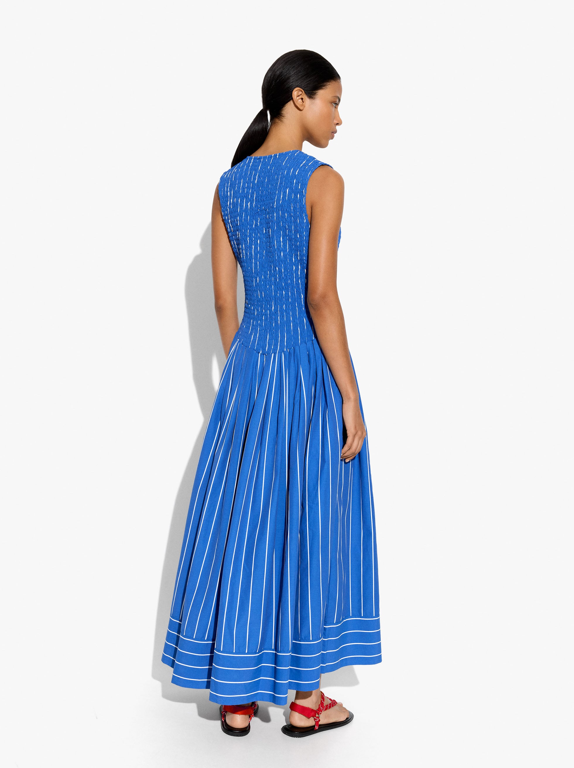 Langes Kleid mit Streifen und R&uuml;schen image number 2.0