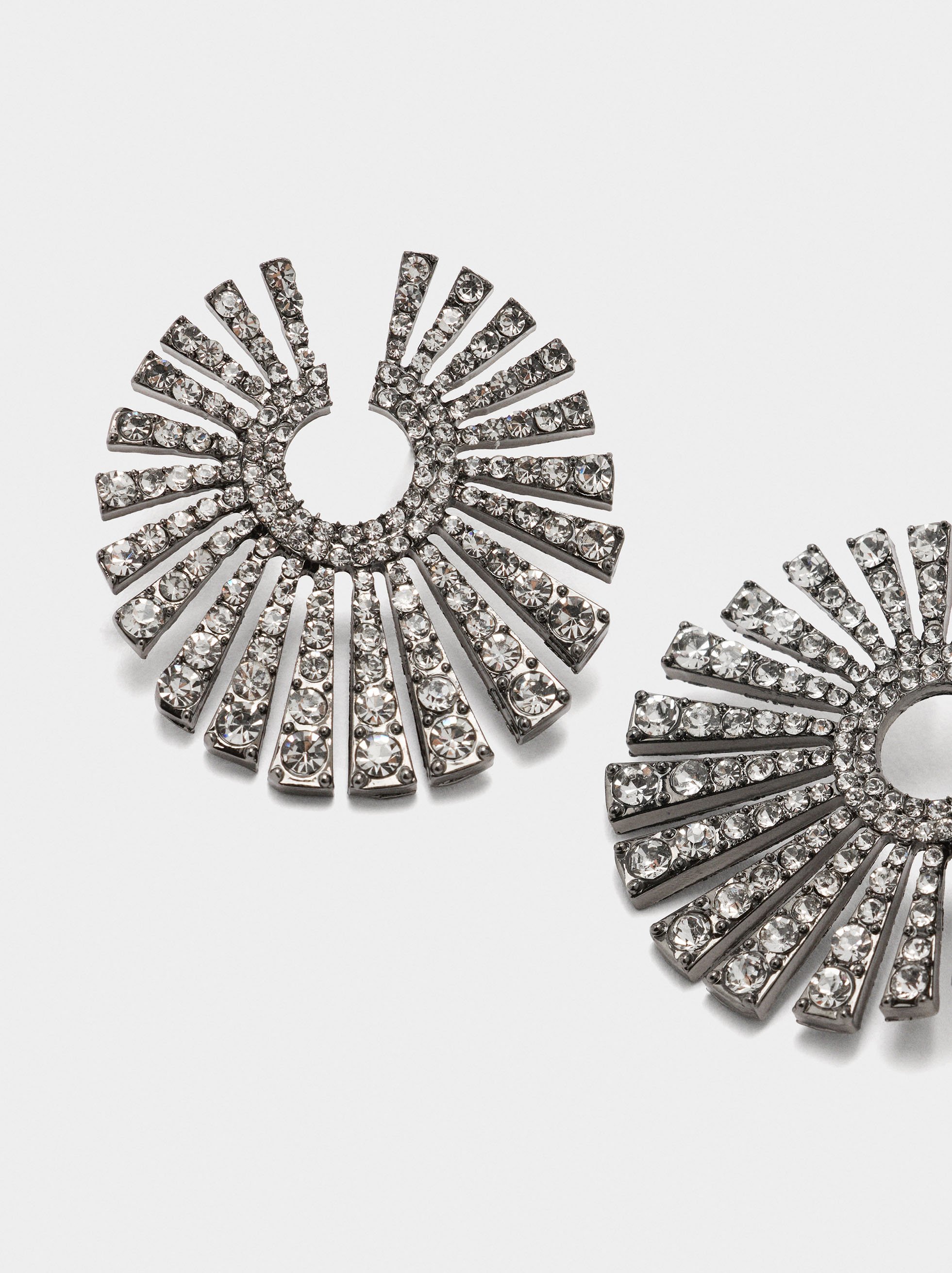 Round earrings with crystals image number 2.0