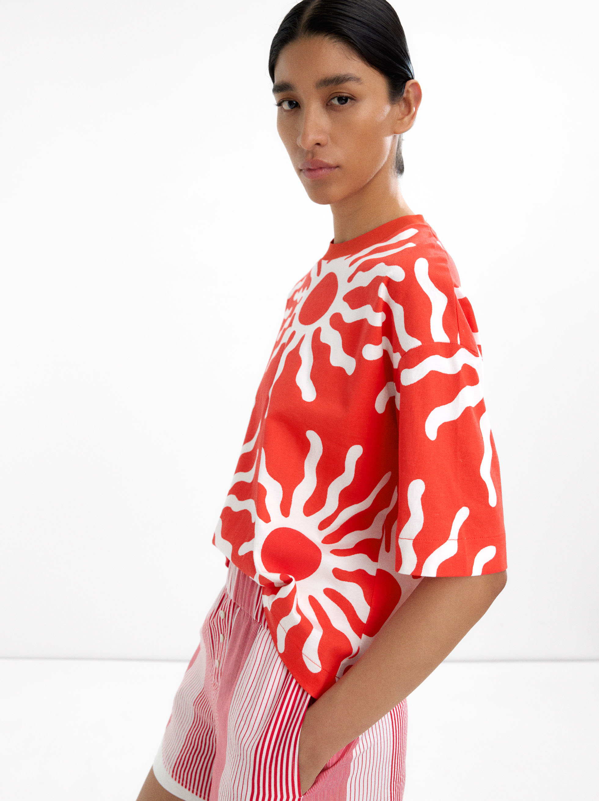 T-shirt estampada 100% algodão image number 2.0