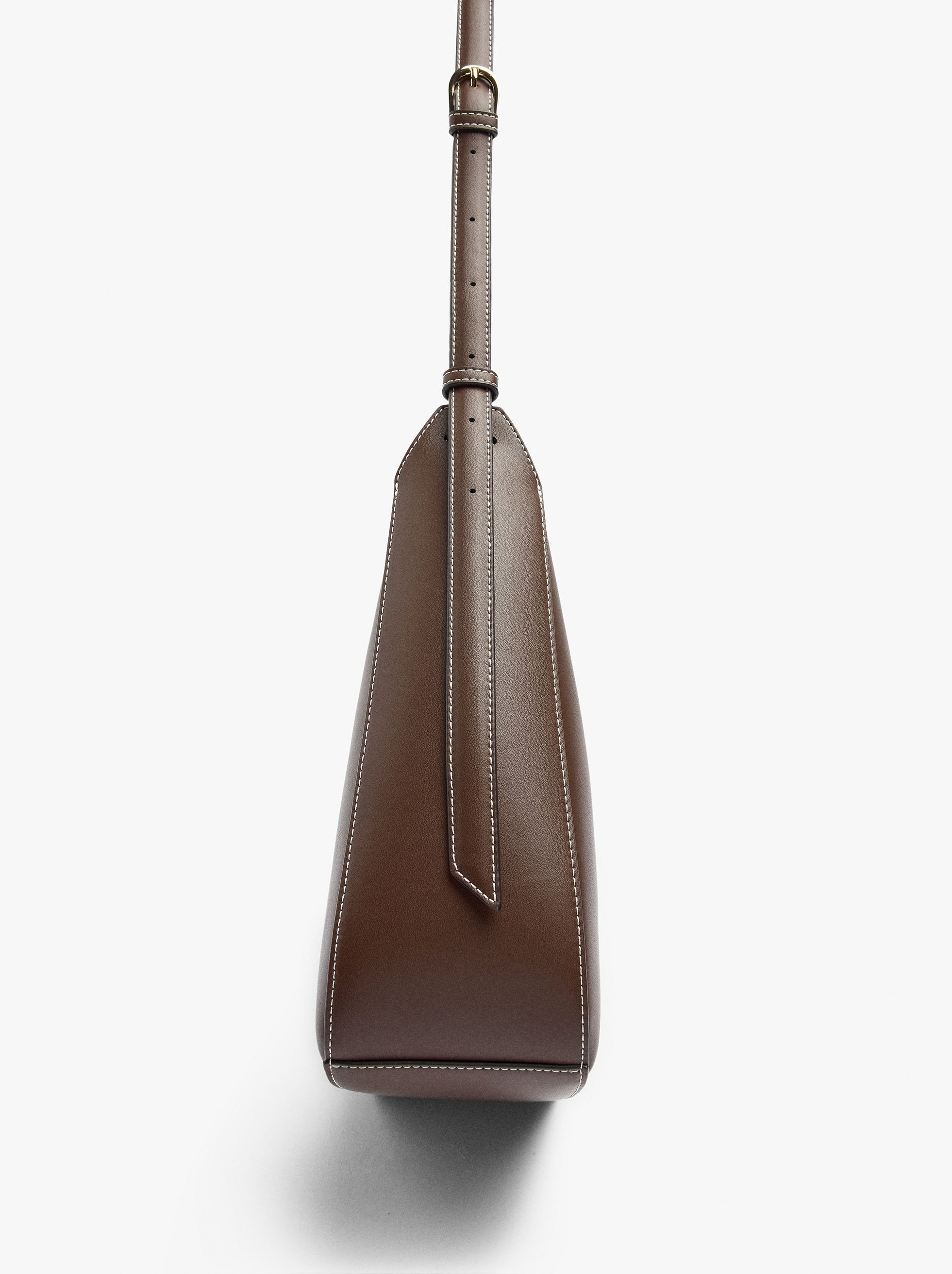 Plain shoulder bag with removable pouch image number 3.0