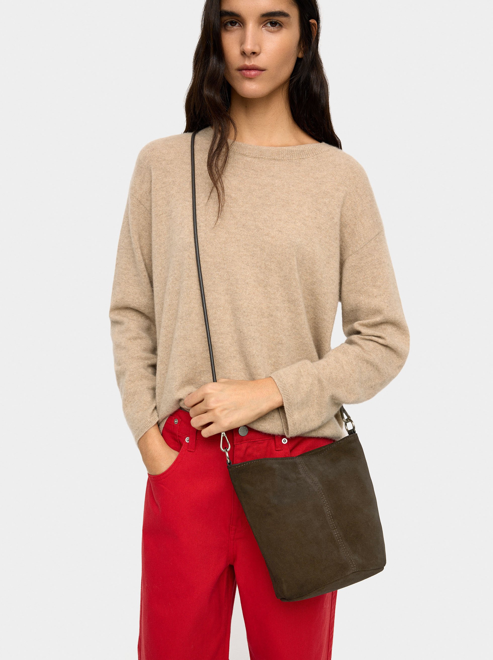 Leather bucket bag with crossbody strap image number 5.0