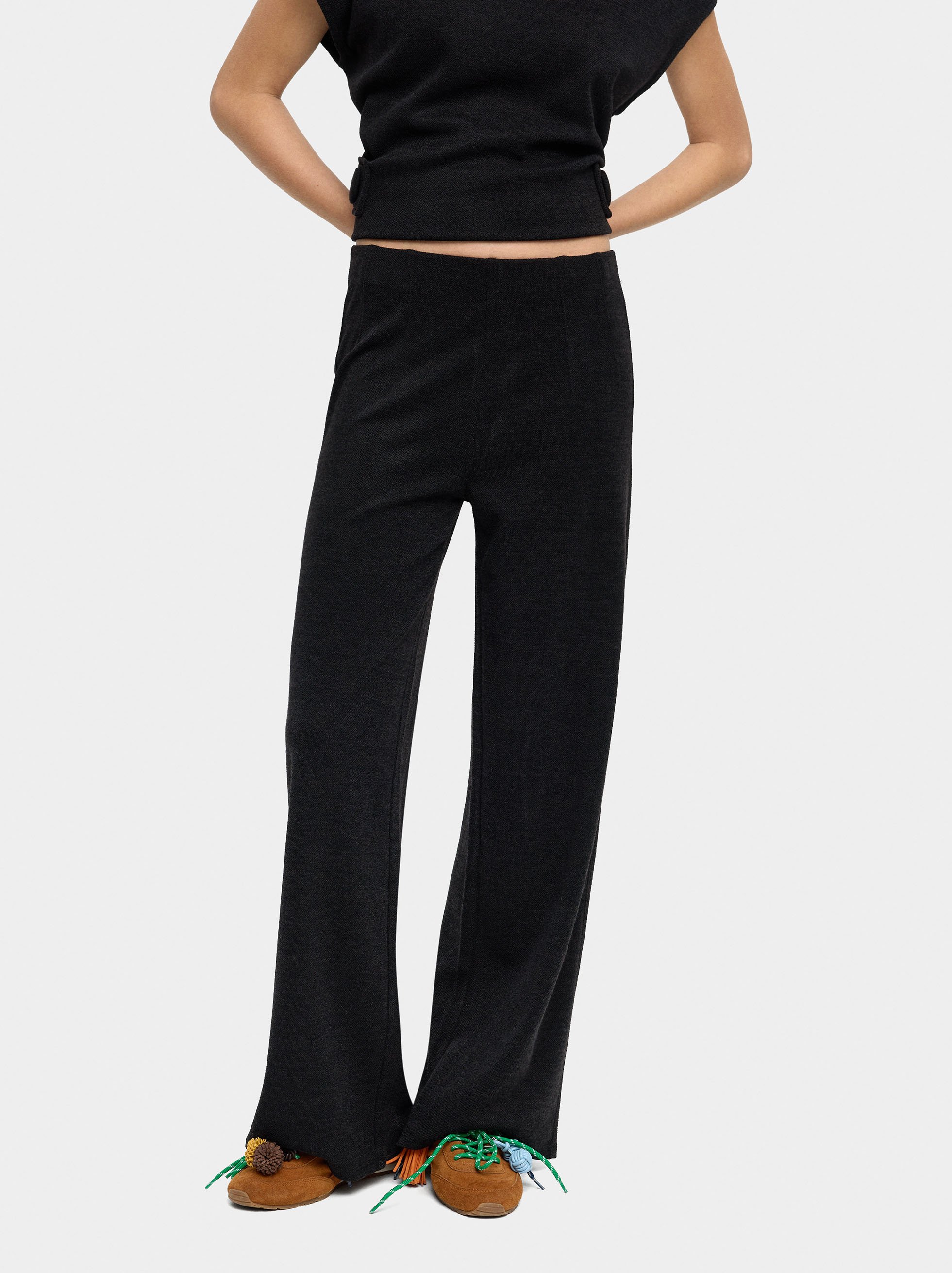 Trousers with elastic waist image number 1.0