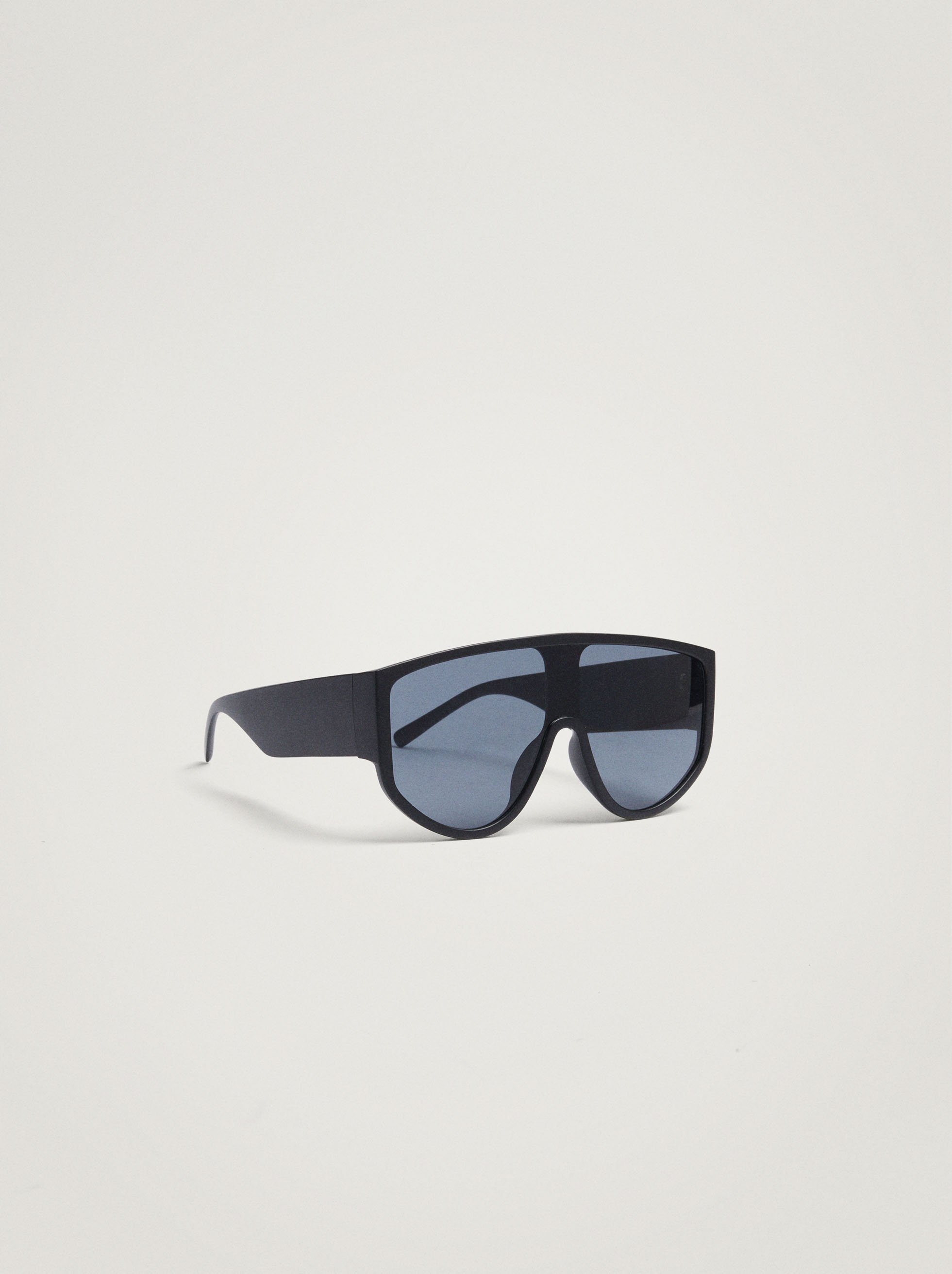 Pilot-style sunglasses image number 4.0