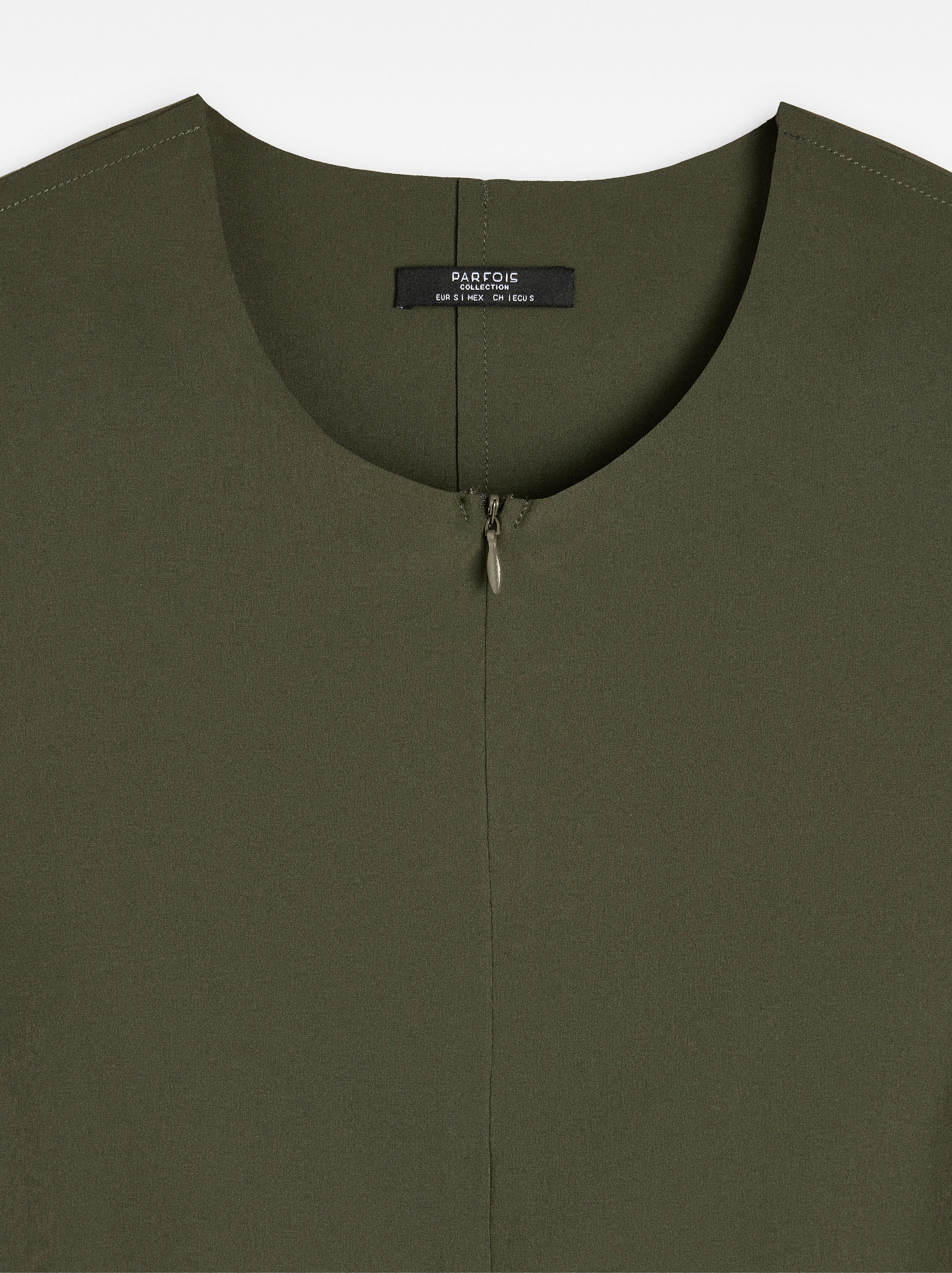 Top with zipper image number 5.0