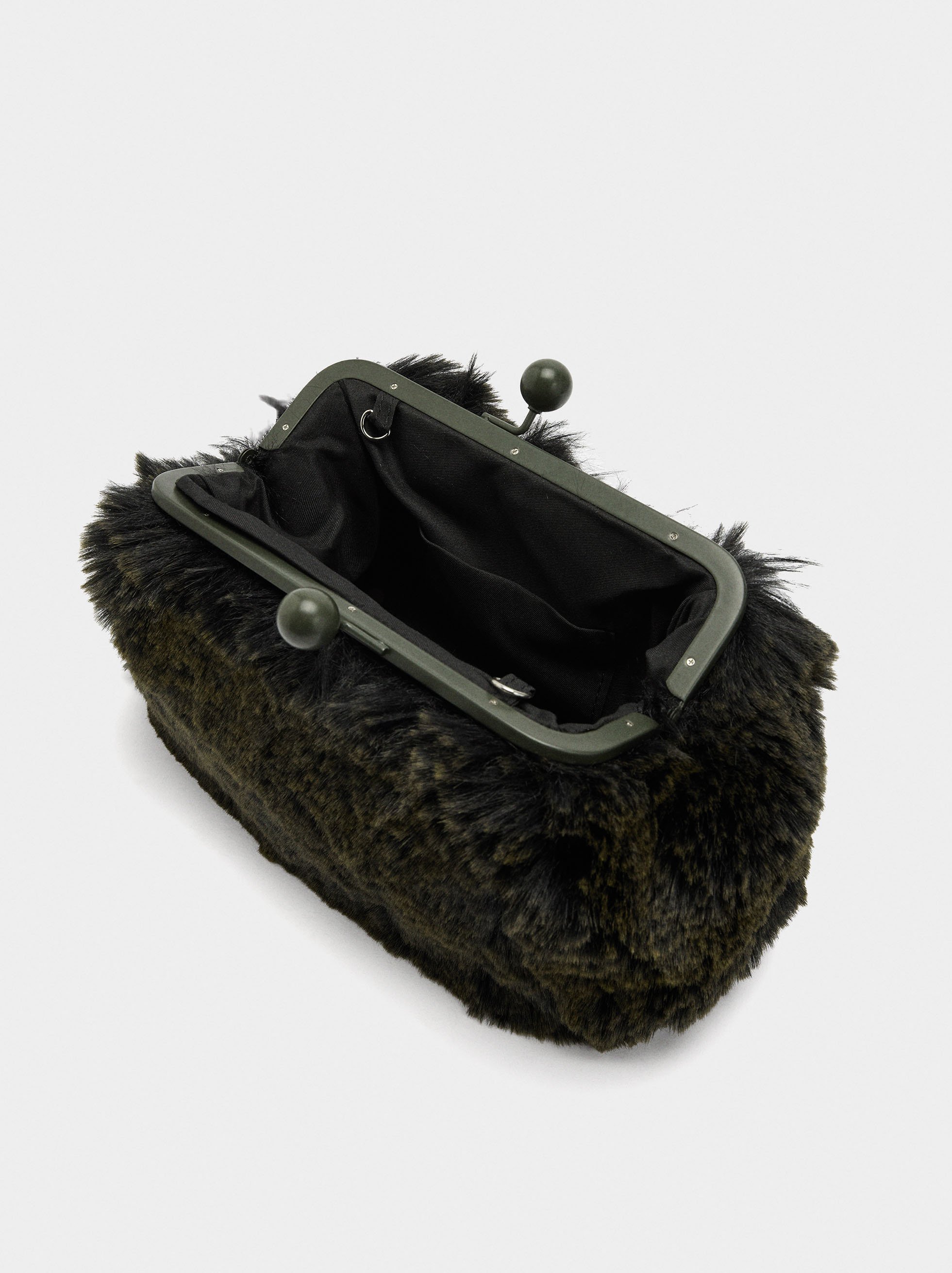 Bag with chain strap effect image number 3.0