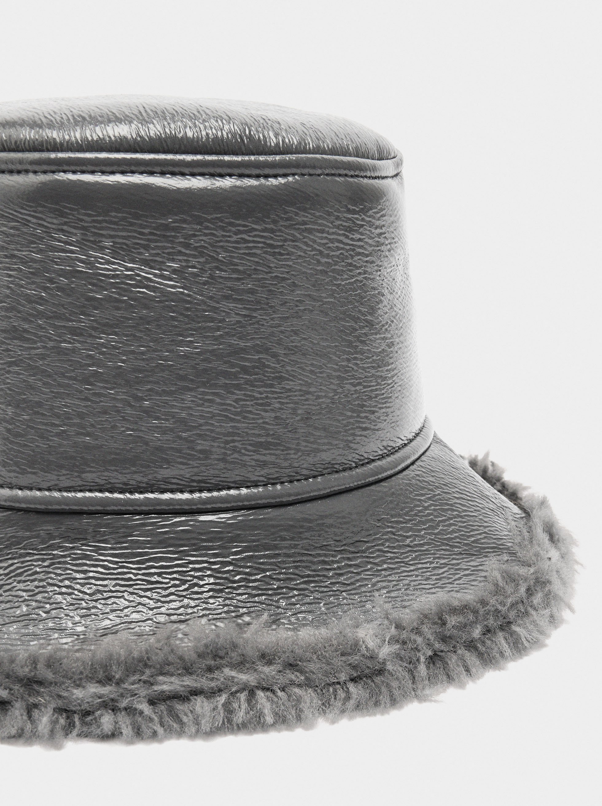 Varnished bucket bag hat image number 1.0