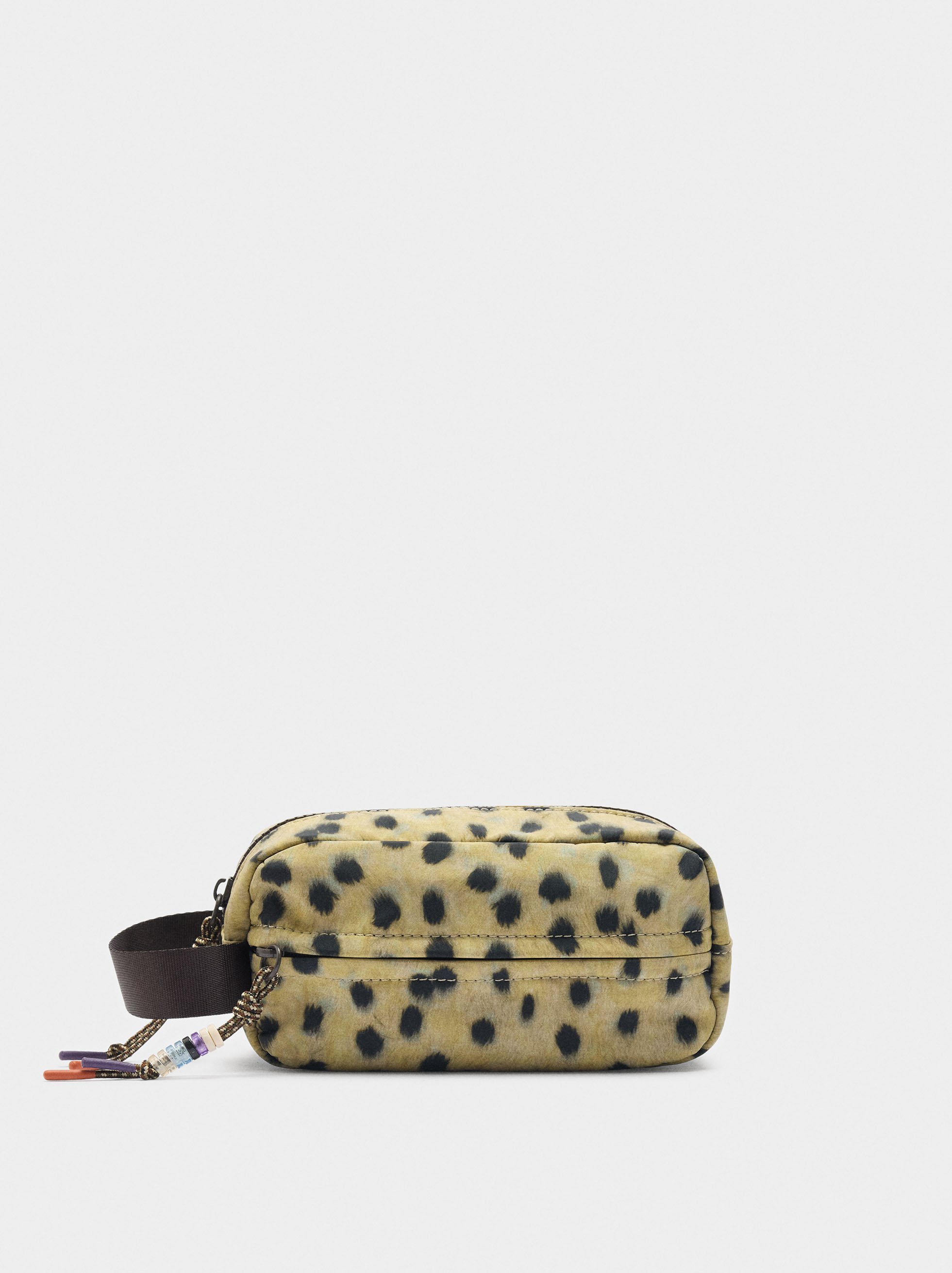 Nylon case with animal print image number 0.0