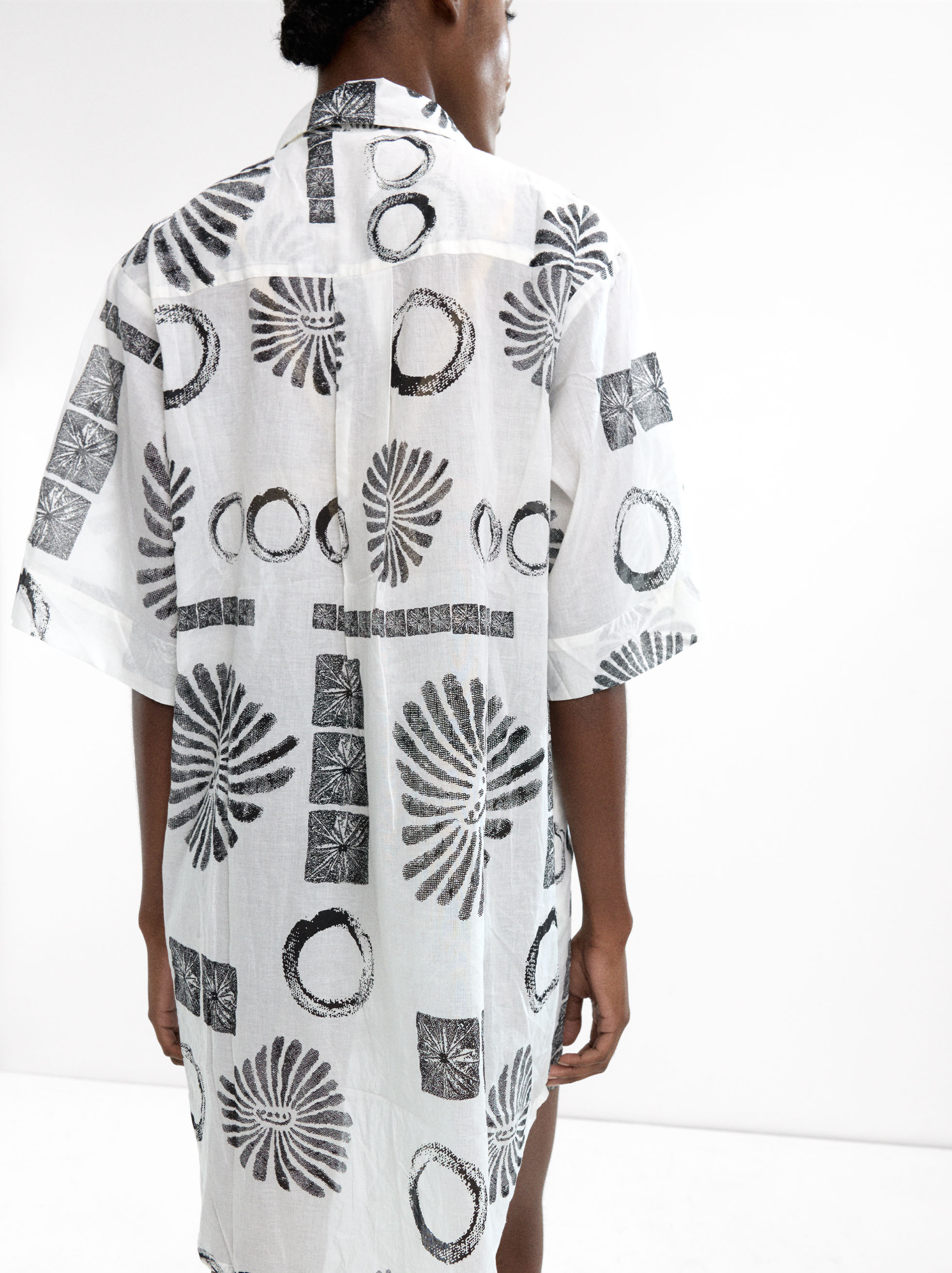 Short printed shirt dress image number 3.0