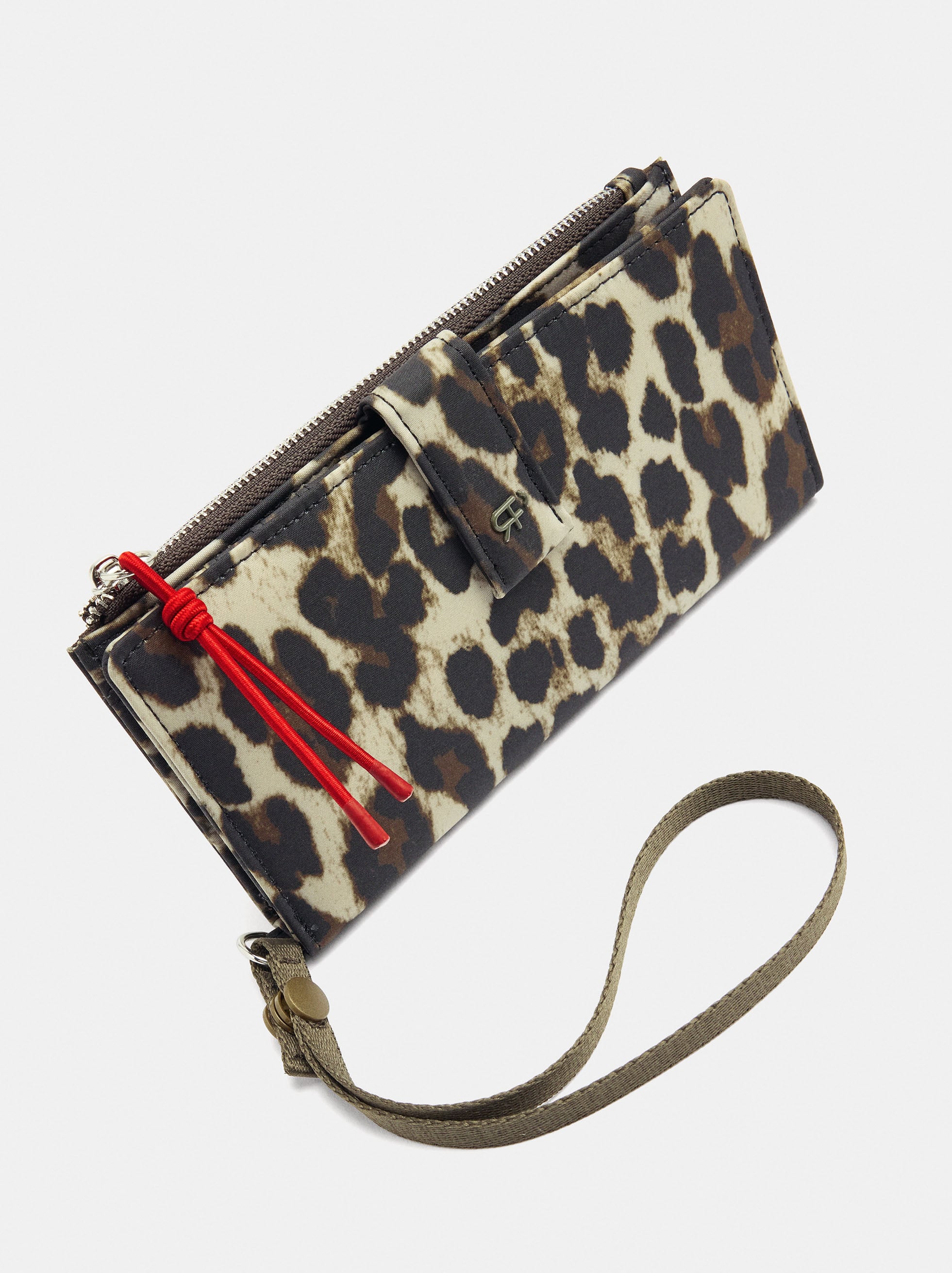 Wallet made of printed nylon with animal print image number 1.0