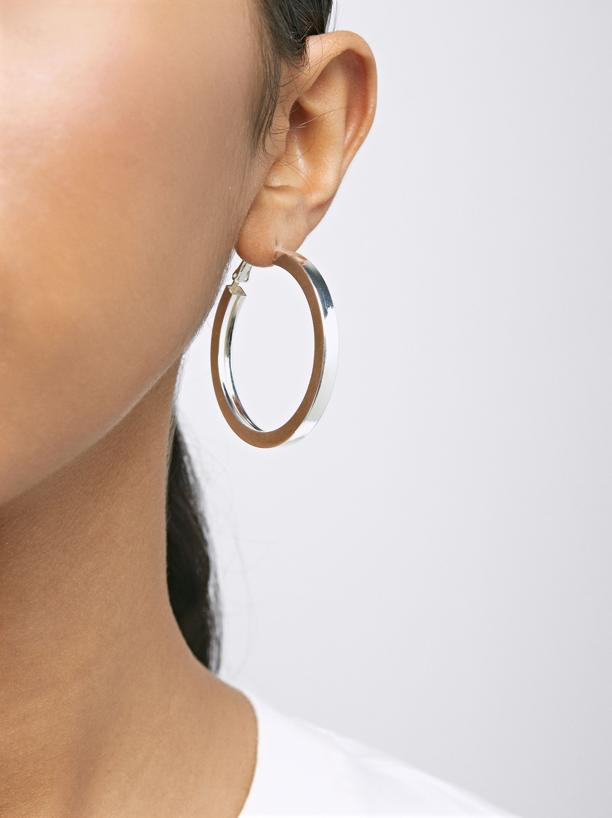Medium silver-plated hoop earrings image number 1.0