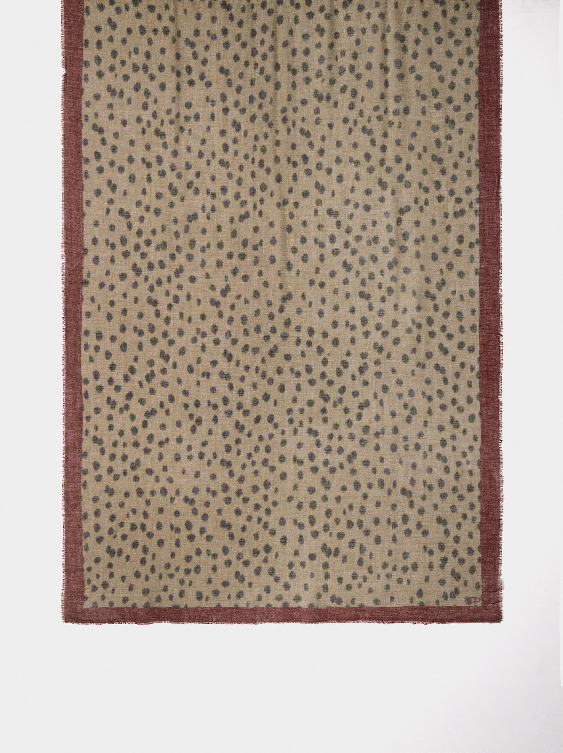 Scarf with animal print image number 2.0