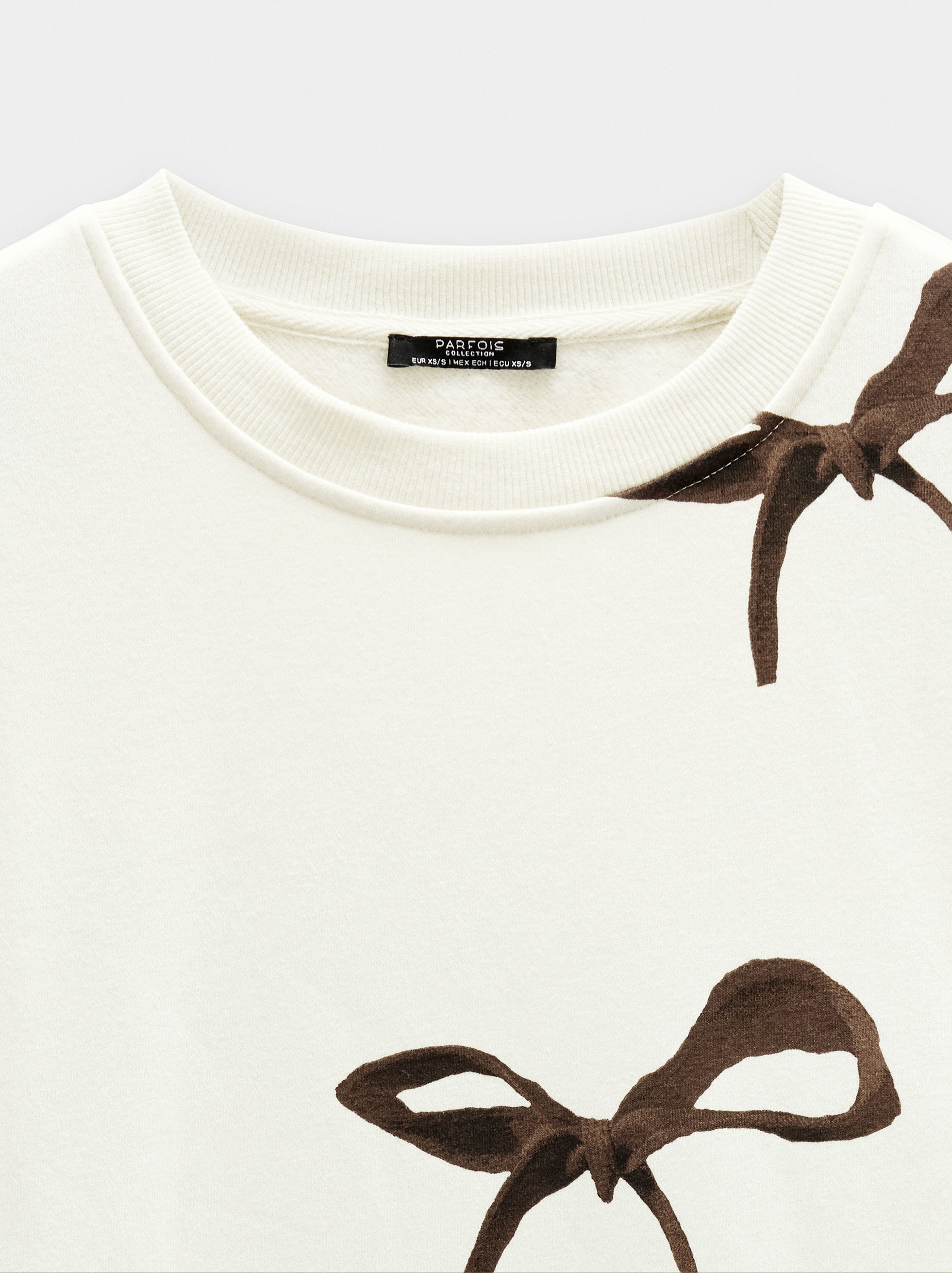 Sweatshirt with printed bows image number 5.0