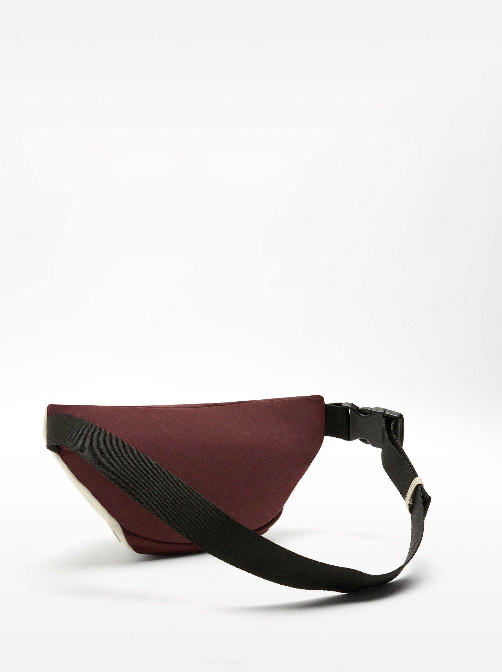 Sac banane en nylon  image number 3.0
