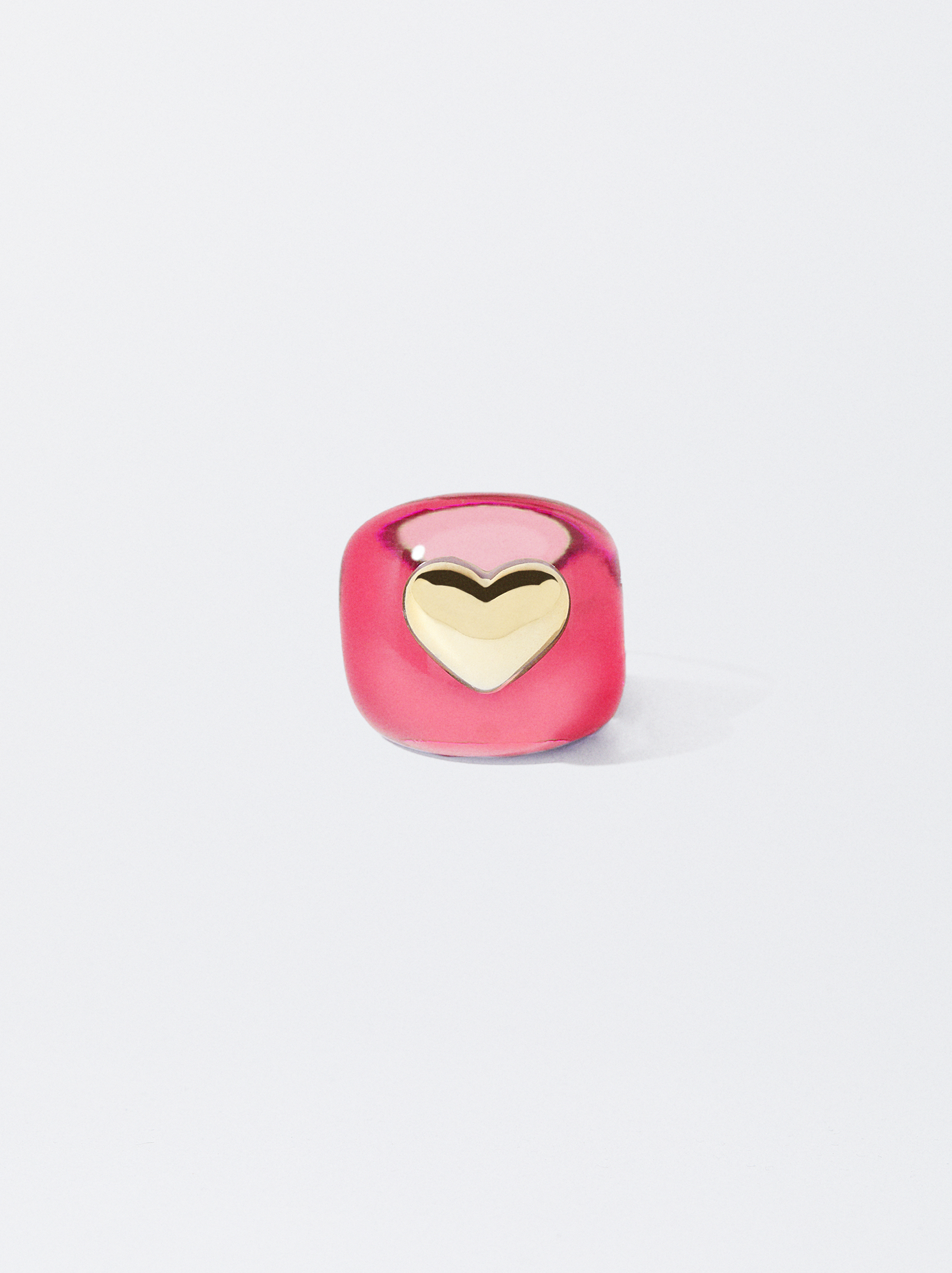 Resin Ring With Heart image number 0.0
