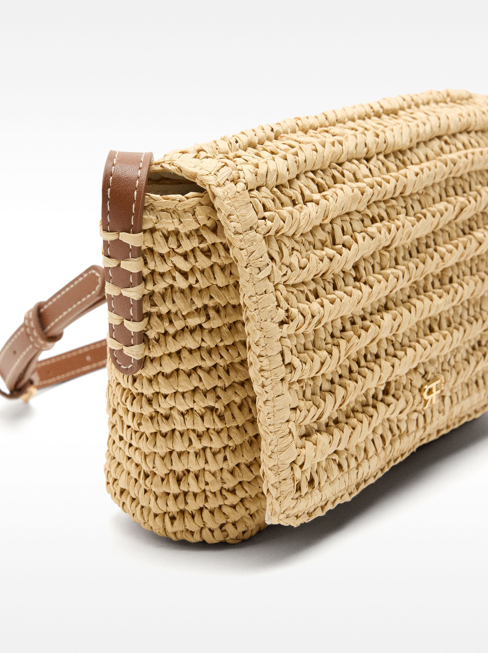 Bolso bandolera efecto rafia image number 2.0