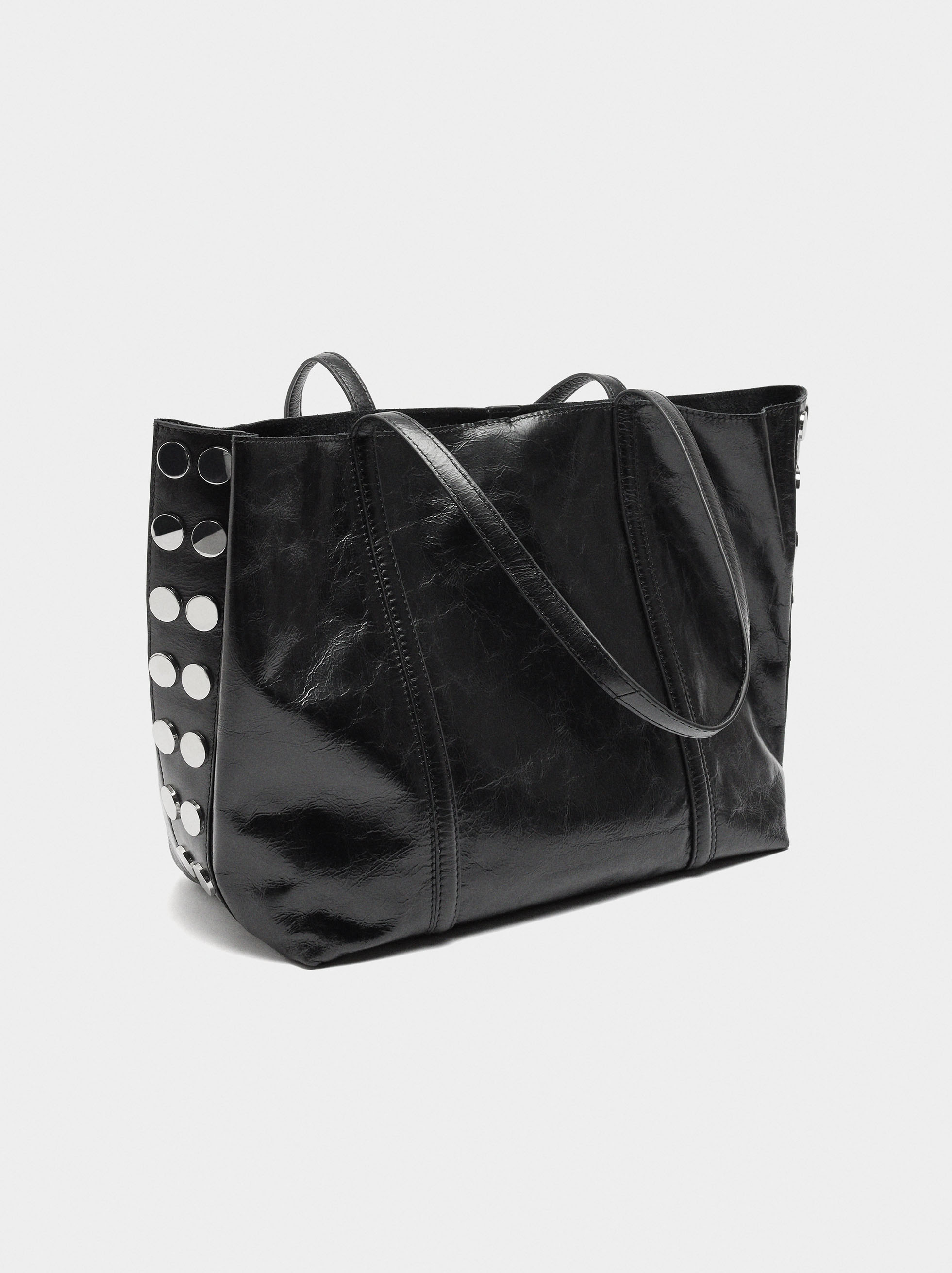 Mala shopper de pele com tachas image number 4.0