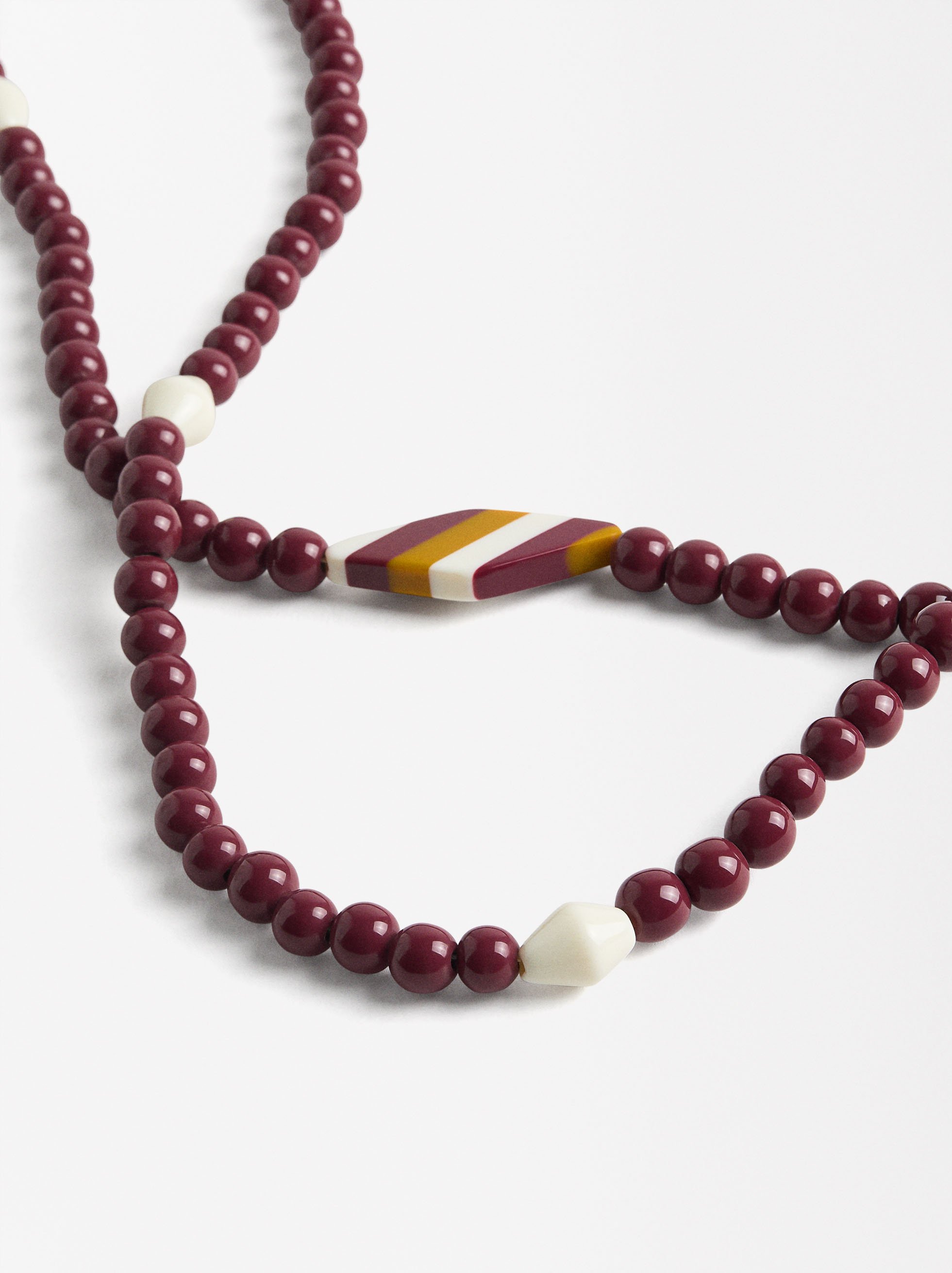 Long necklace with contrasting details image number 2.0