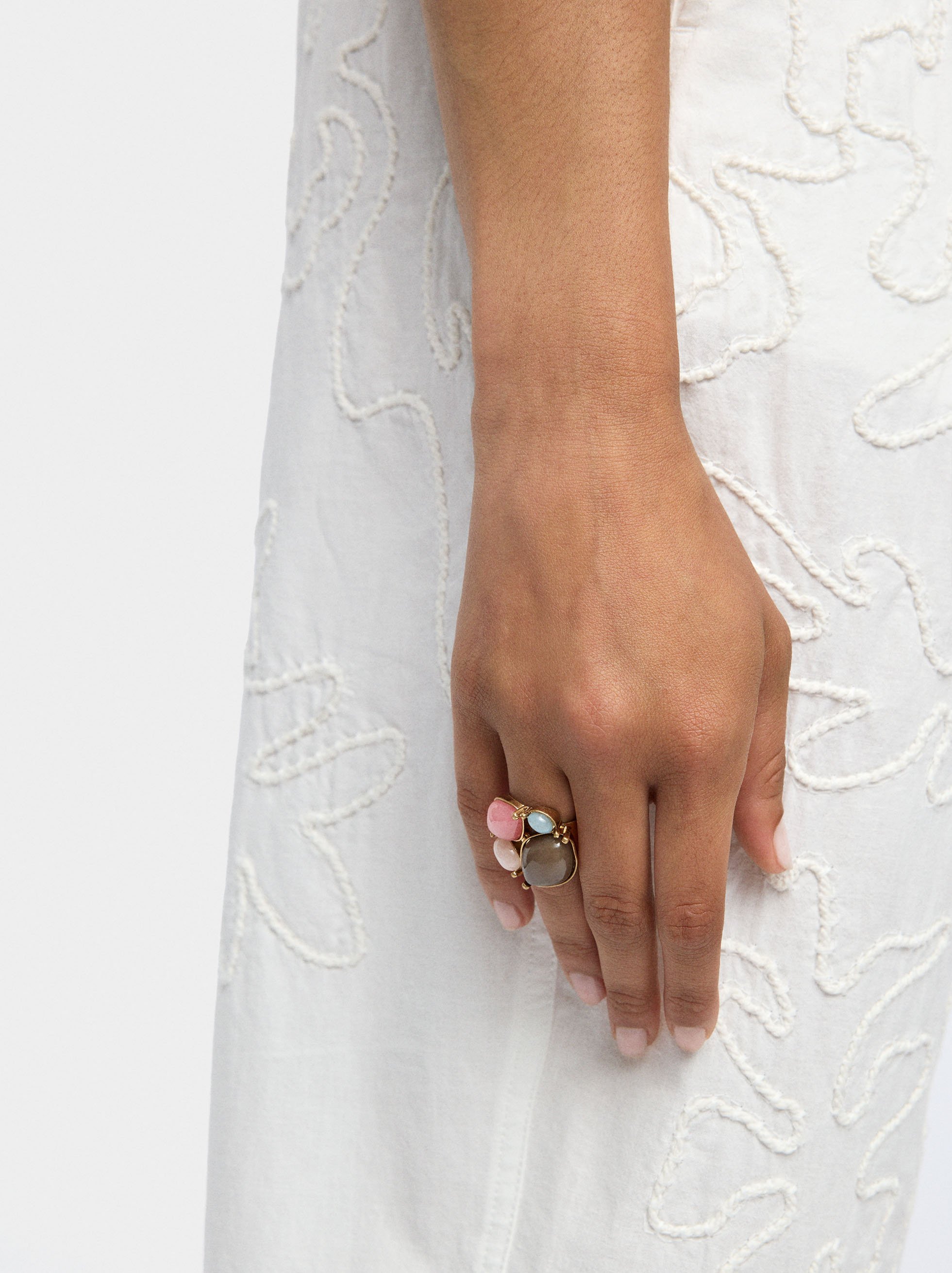 Ring with multicolor stones image number 1.0