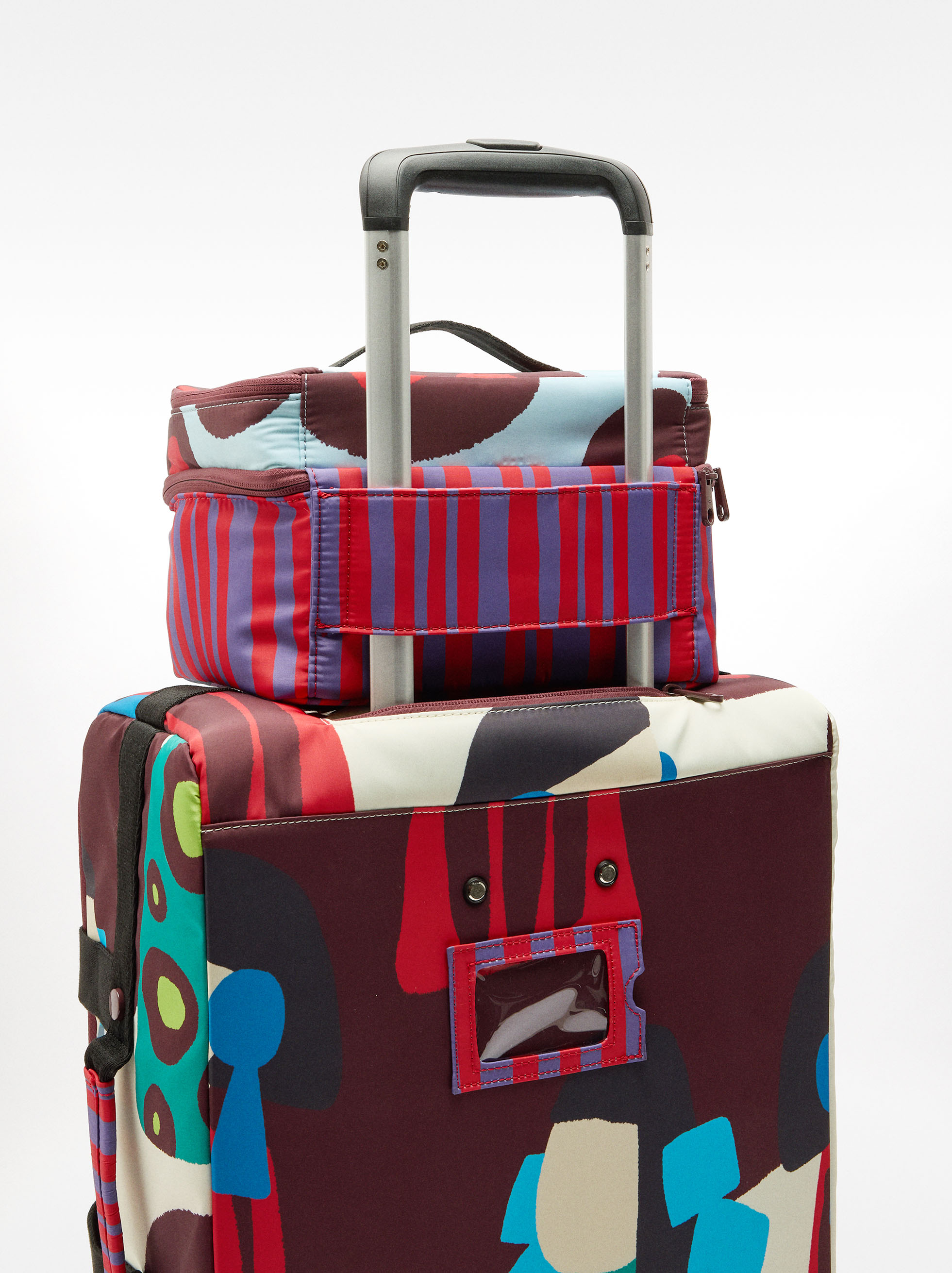 Valise à roulettes en nylon imprimé image number 4.0