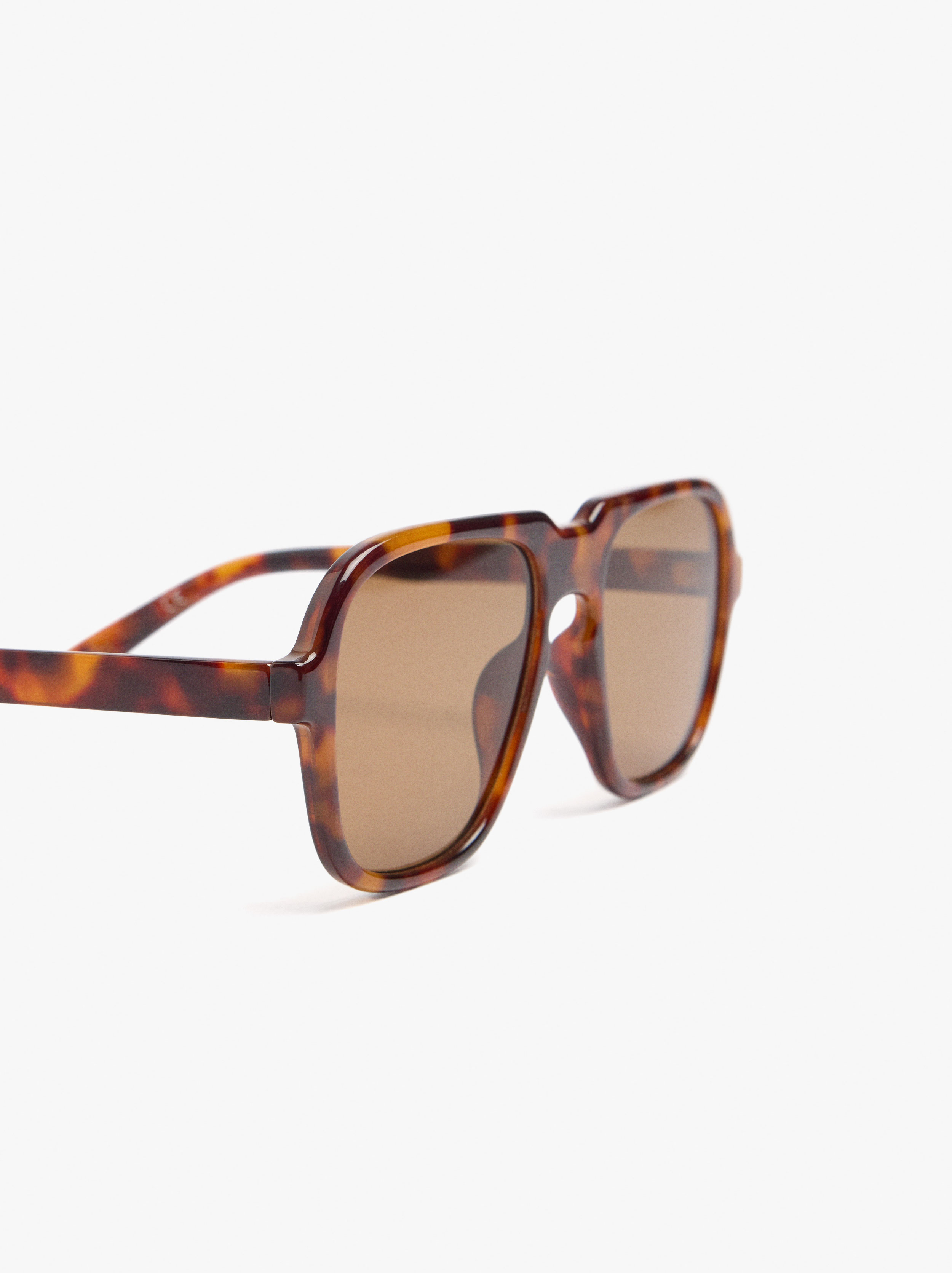 Round sunglasses  image number 1.0