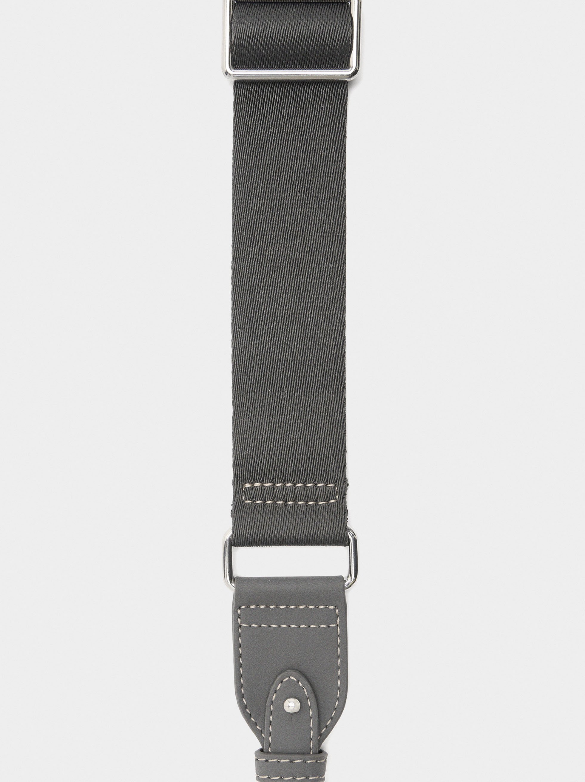 Ovalförmige Umhängetasche mit Klappe image number 4.0