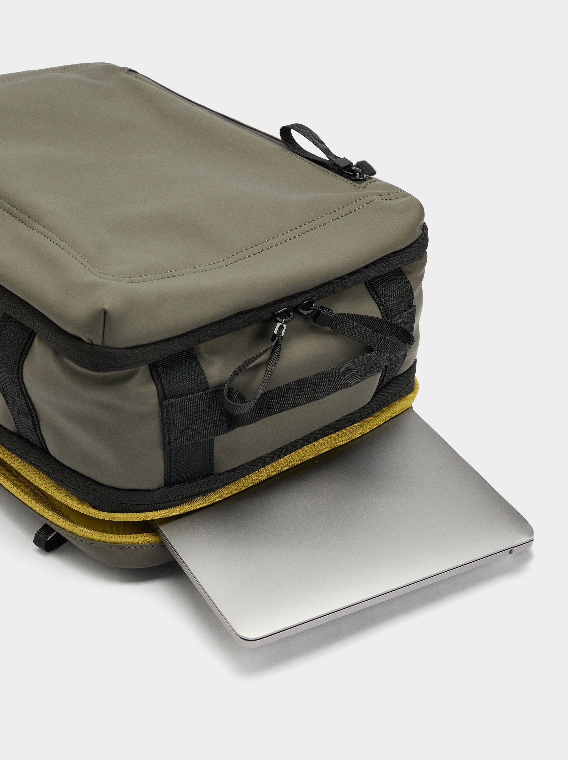 Sac à dos cabine lisse avec contraste image number 3.0