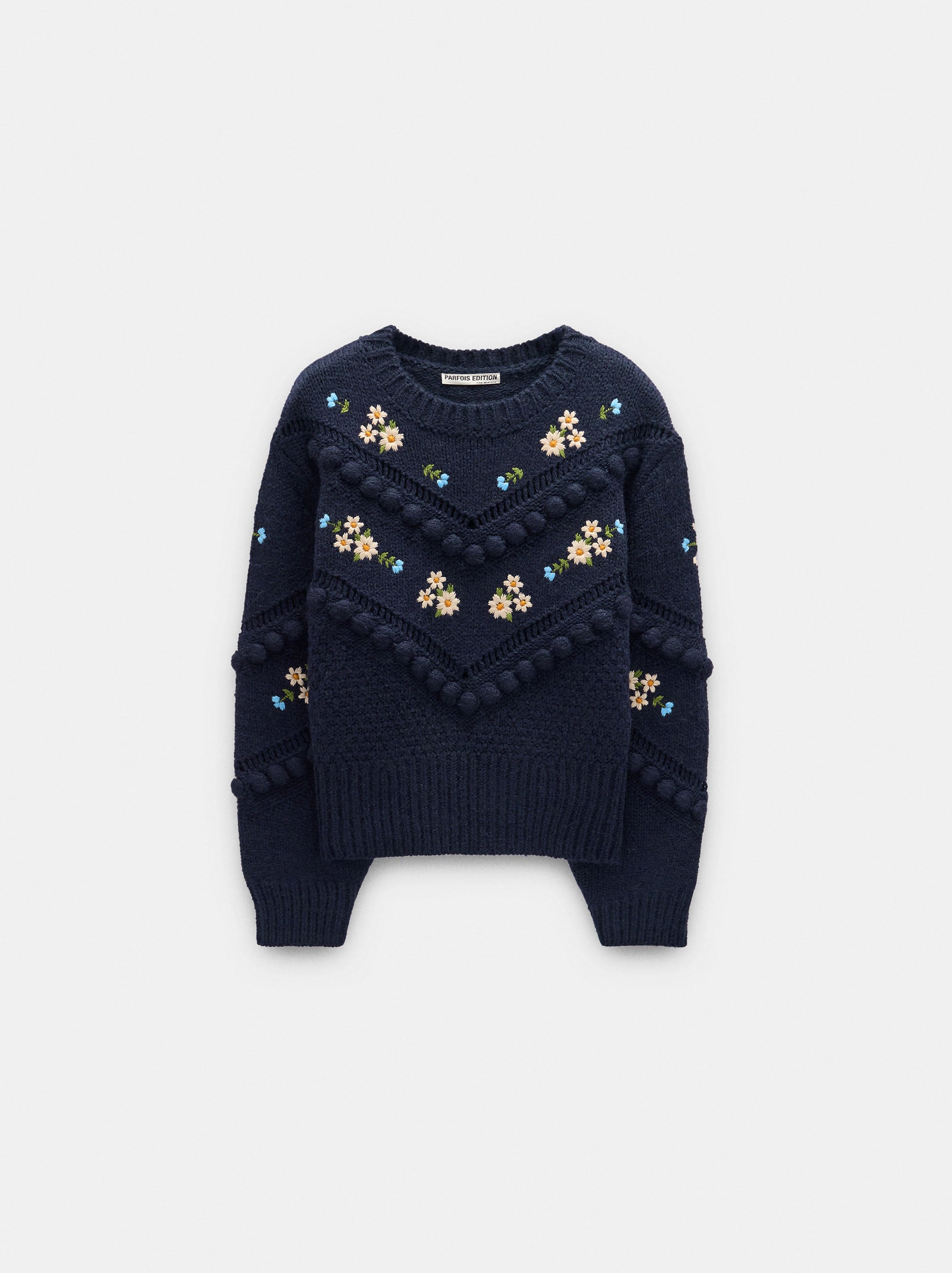 Pull en maille avec reliefs et broderie florale image number 5.0
