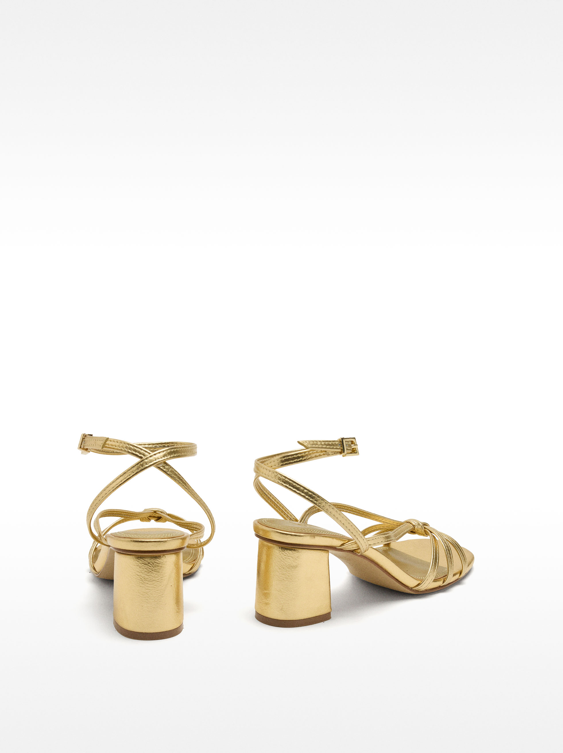 Leather sandals with straps image number 4.0