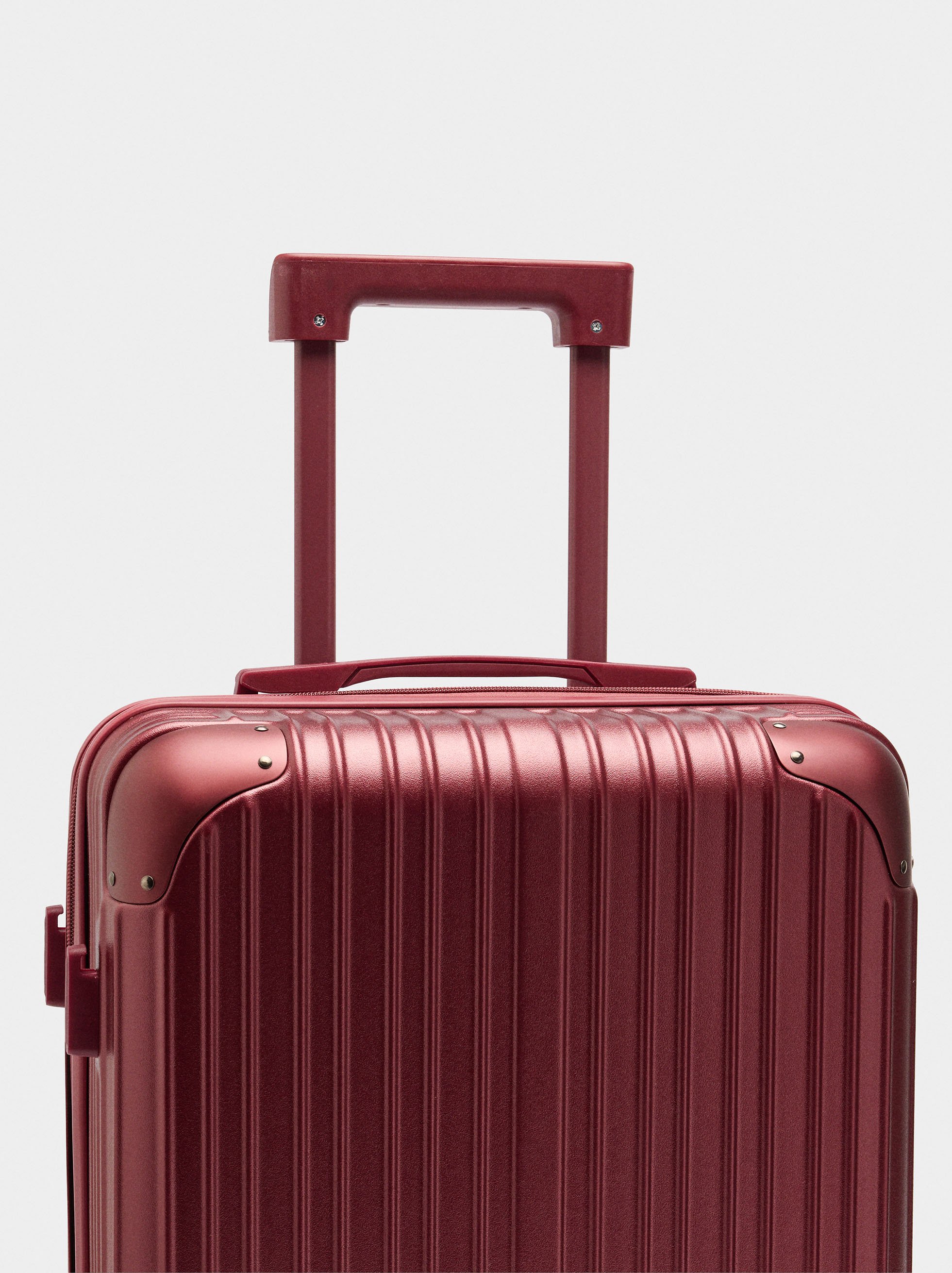 Maleta de viatge amb ratlles image number 3.0