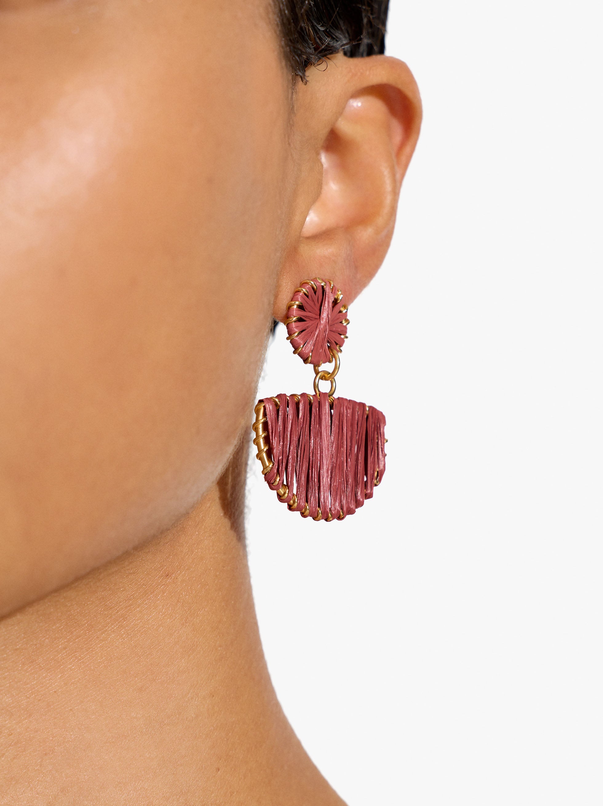 Semicircle earrings with raffia image number 1.0