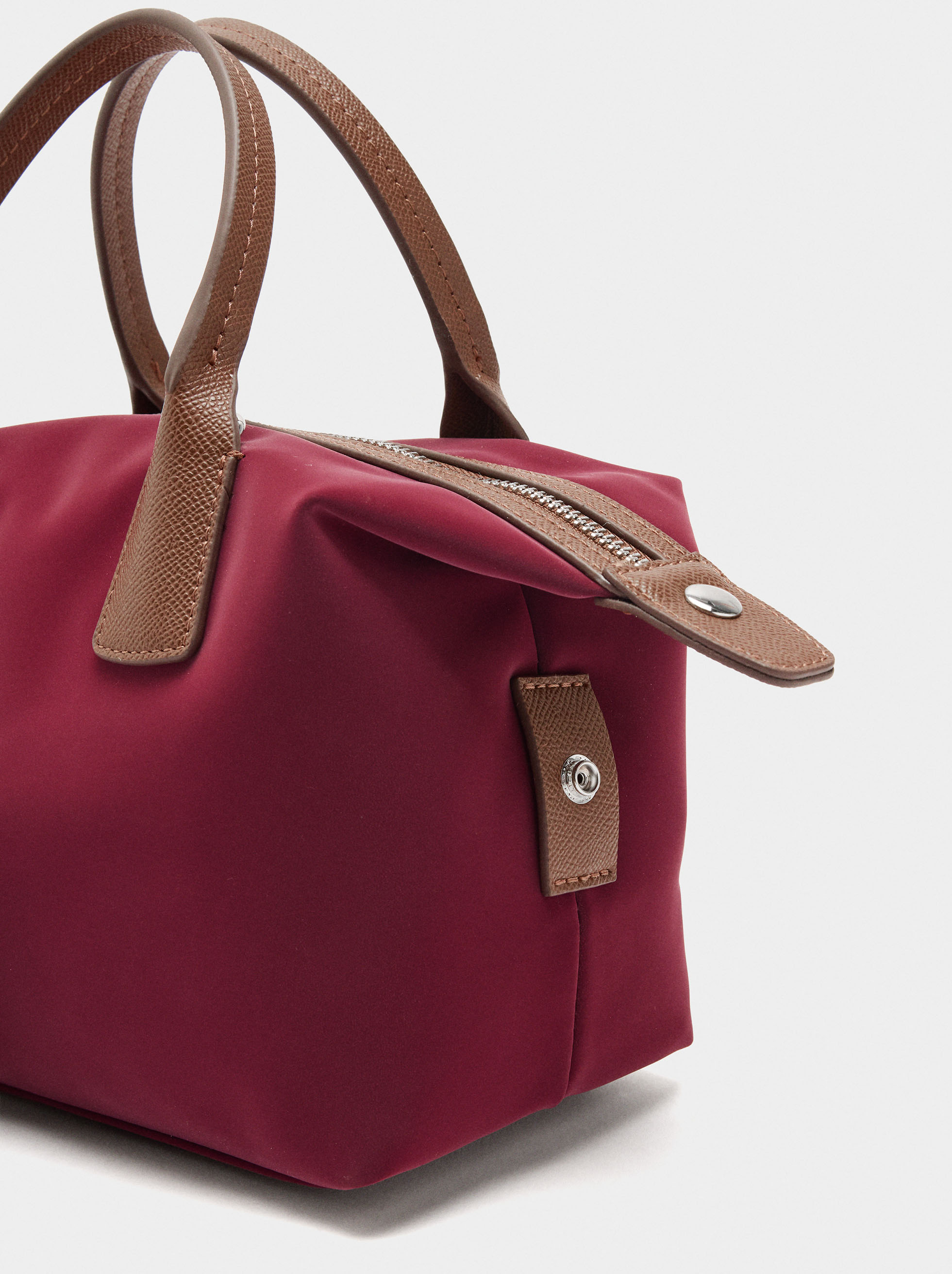 Sac cabas texture douce avec pendentif image number 2.0
