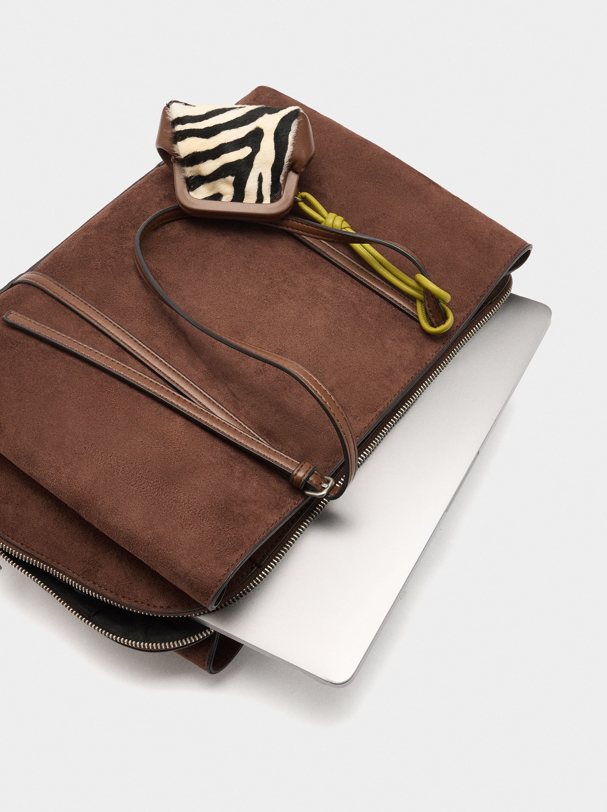 Laptop-Tasche 13" aus Leder zum Umhängen image number 4.0