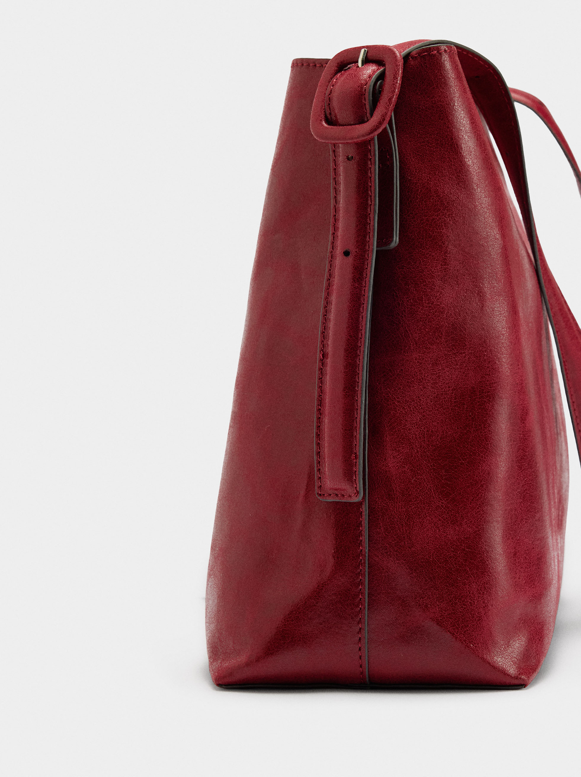 Schultertasche mit Crackle-Effekt image number 1.0