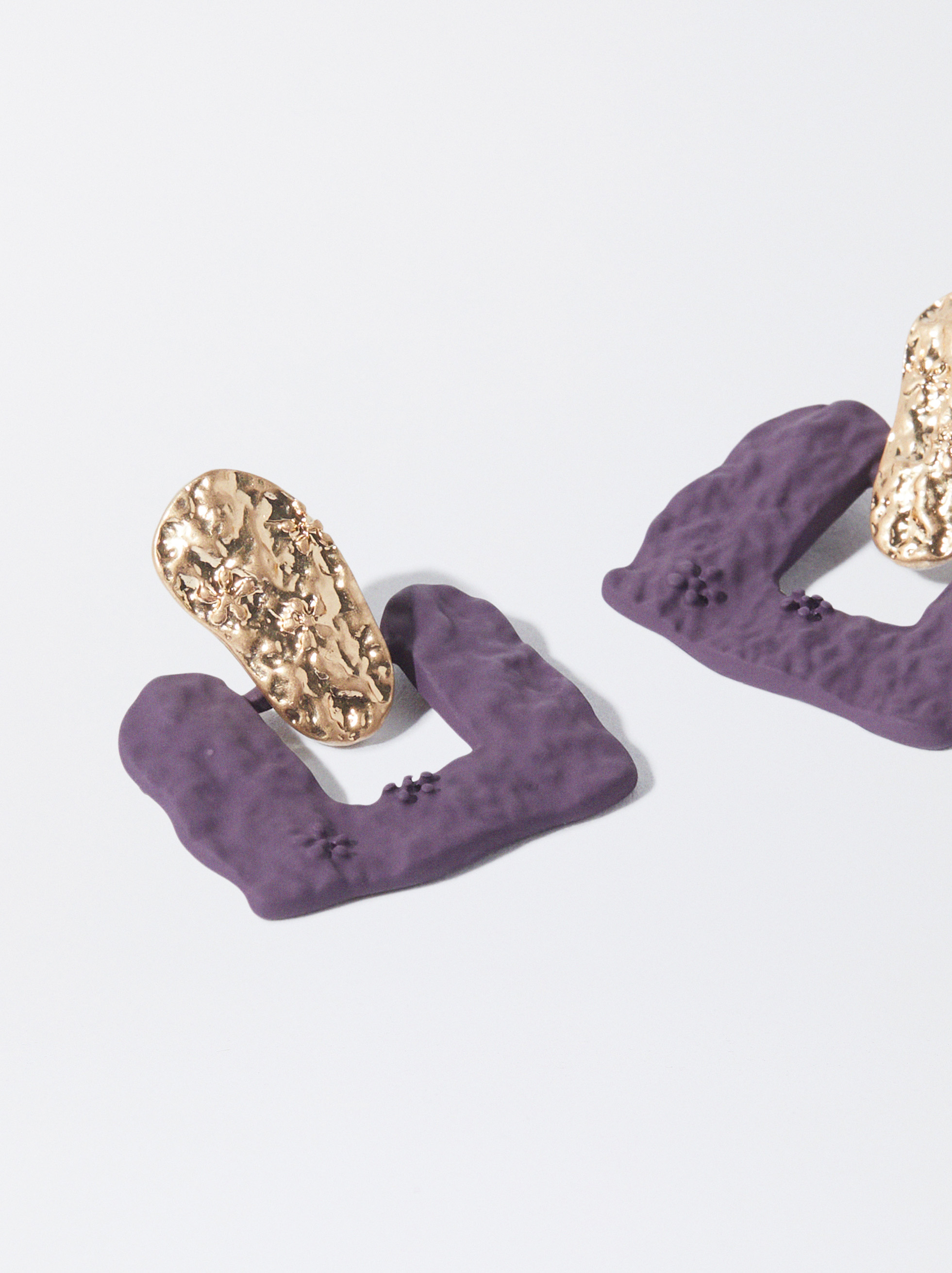 Earrings With Matte Effect image number 2.0